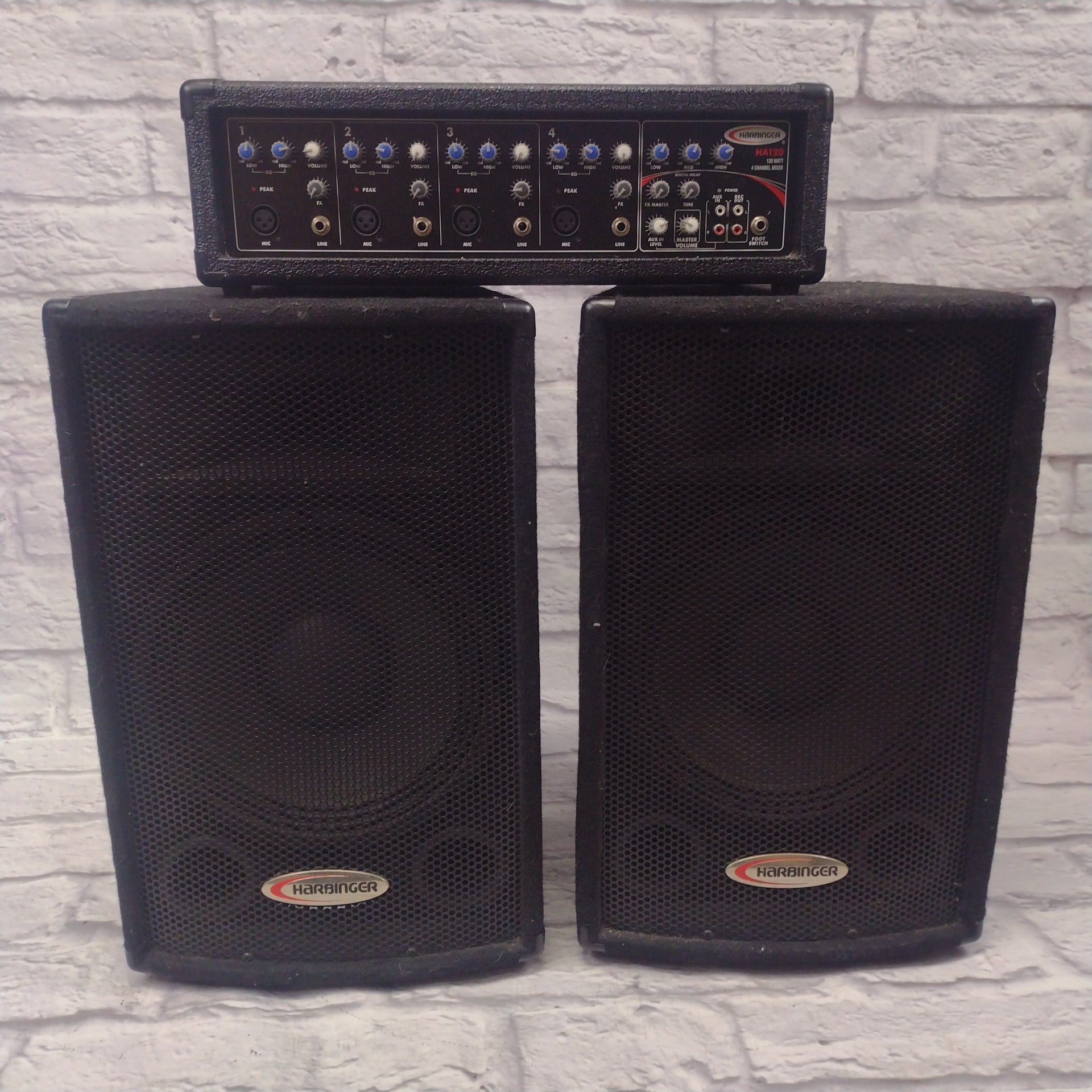 Harbinger HA120 4-Channel Powered Mixer w/ Speakers