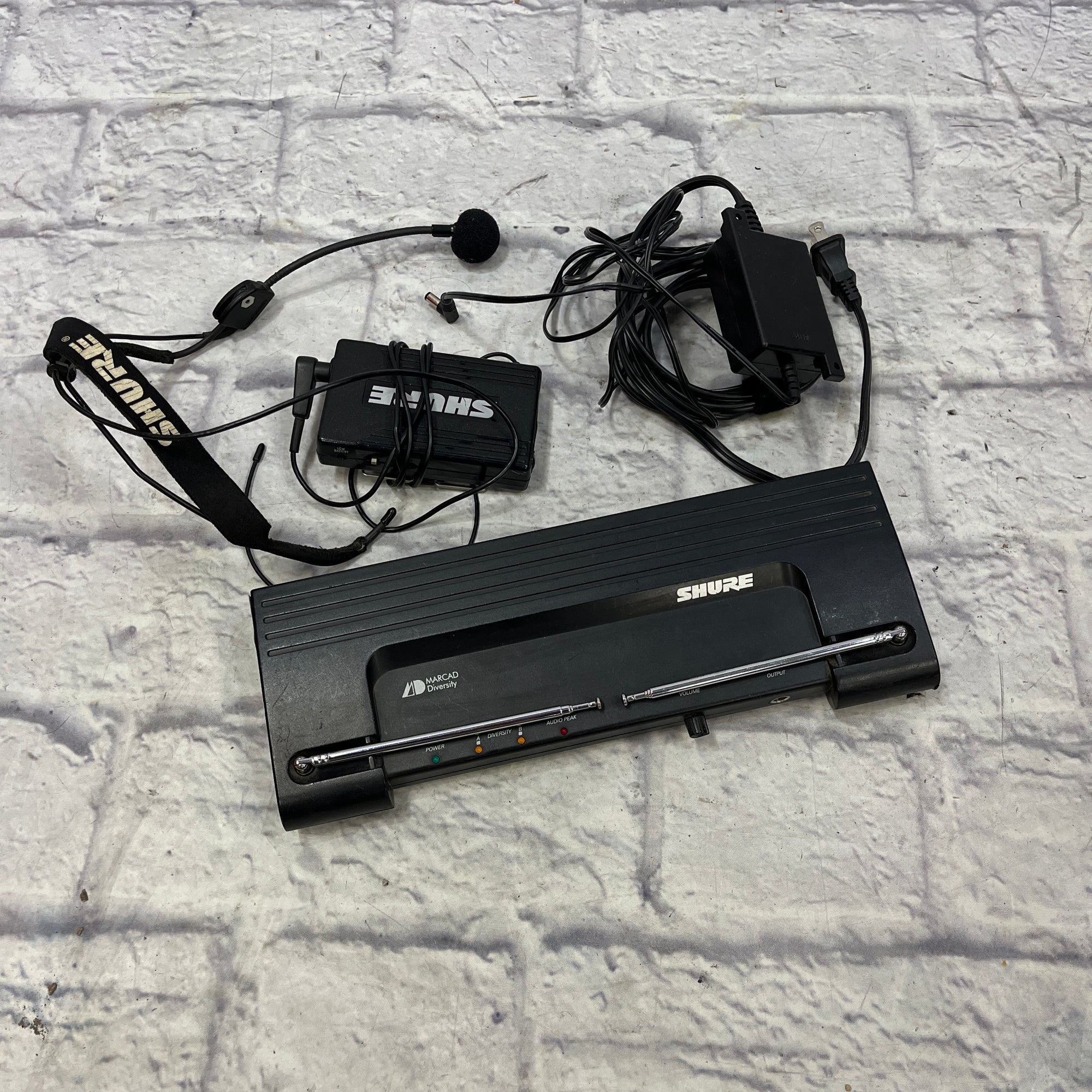 Shure AXB1G Wireless Headset Microphone Transmitter and Receiver
