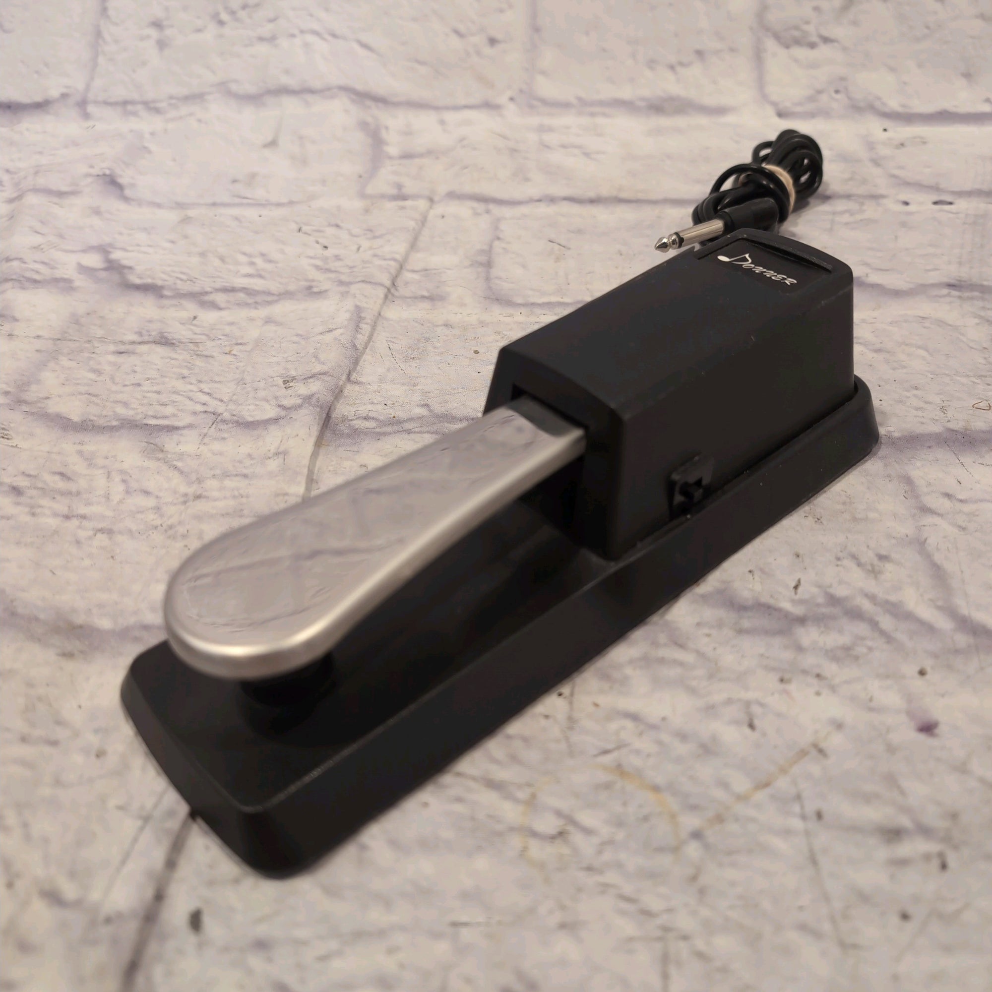 Donner Piano Style Sustain Pedal with Polarity Switch