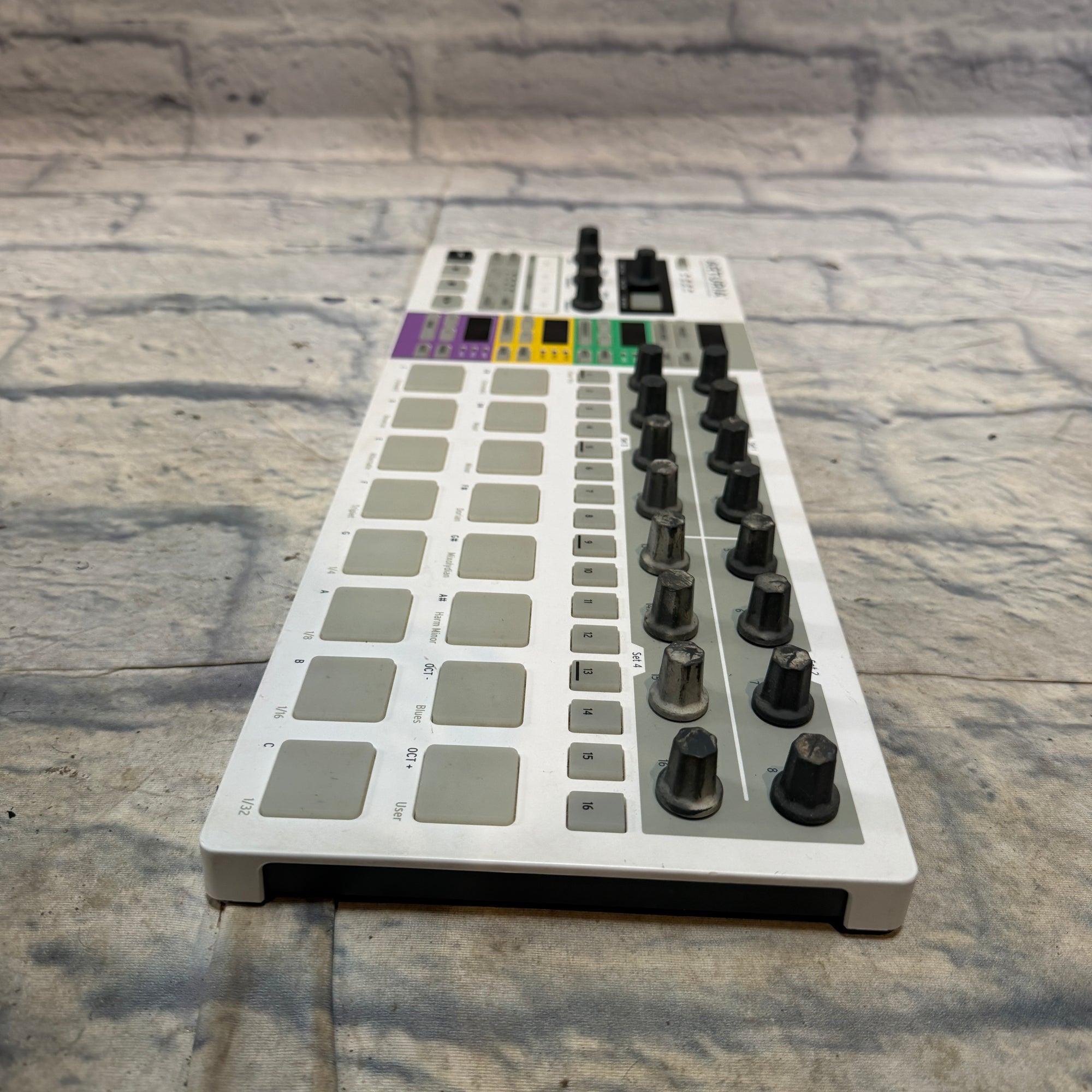 Arturia Beatstep Pro Controller