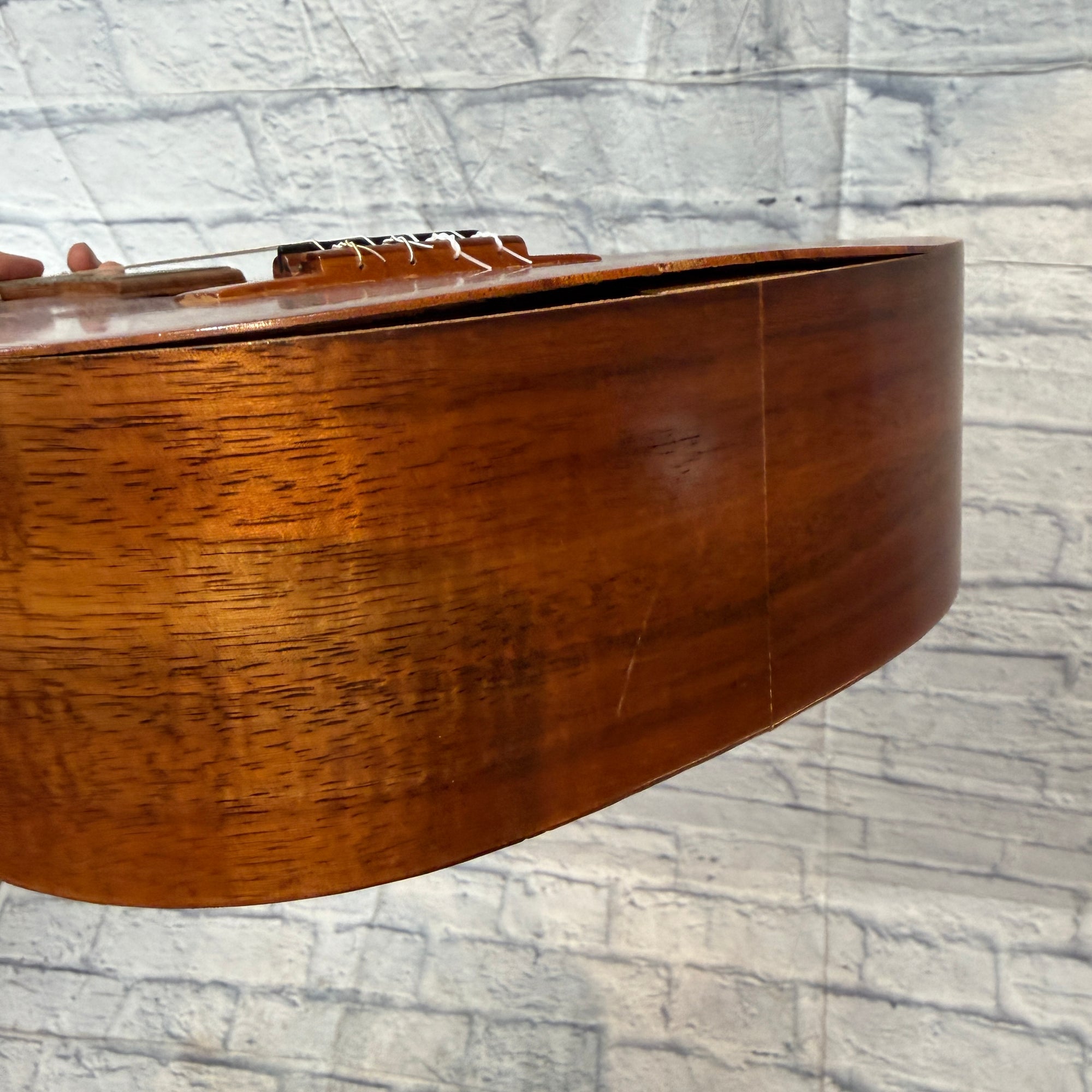 Kamaka Baritone Ukulele HF-4 - Vintage White Label w/ case - AS IS