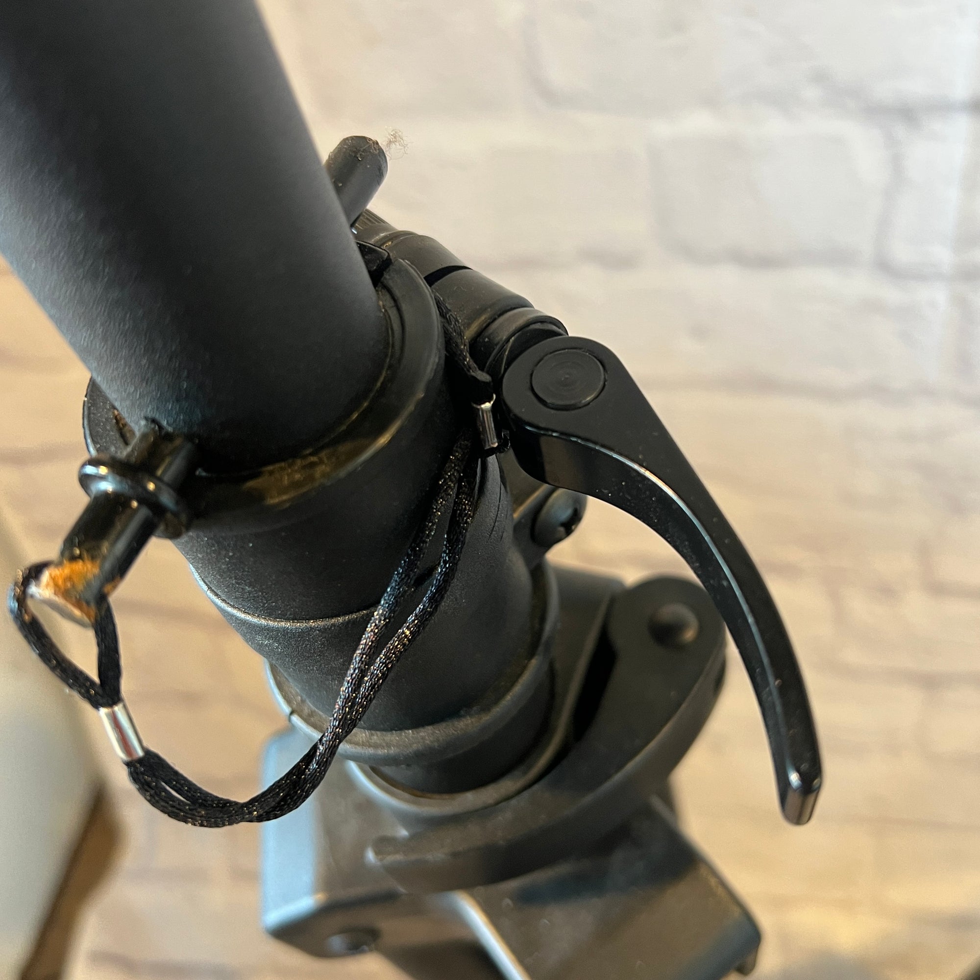 Unknown Speaker Stand Pair
