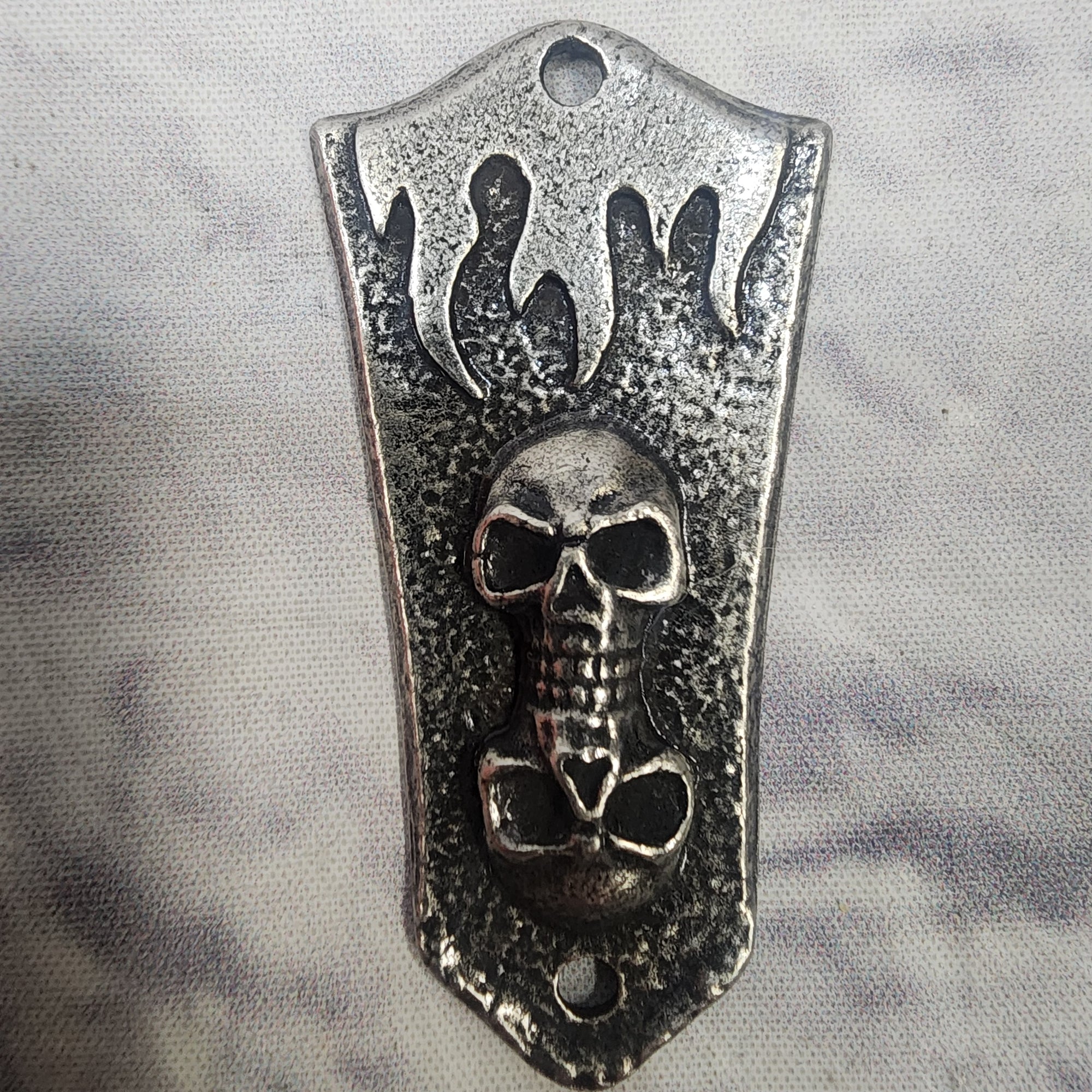 Unknown Double Skull Metal Truss Rod Cover