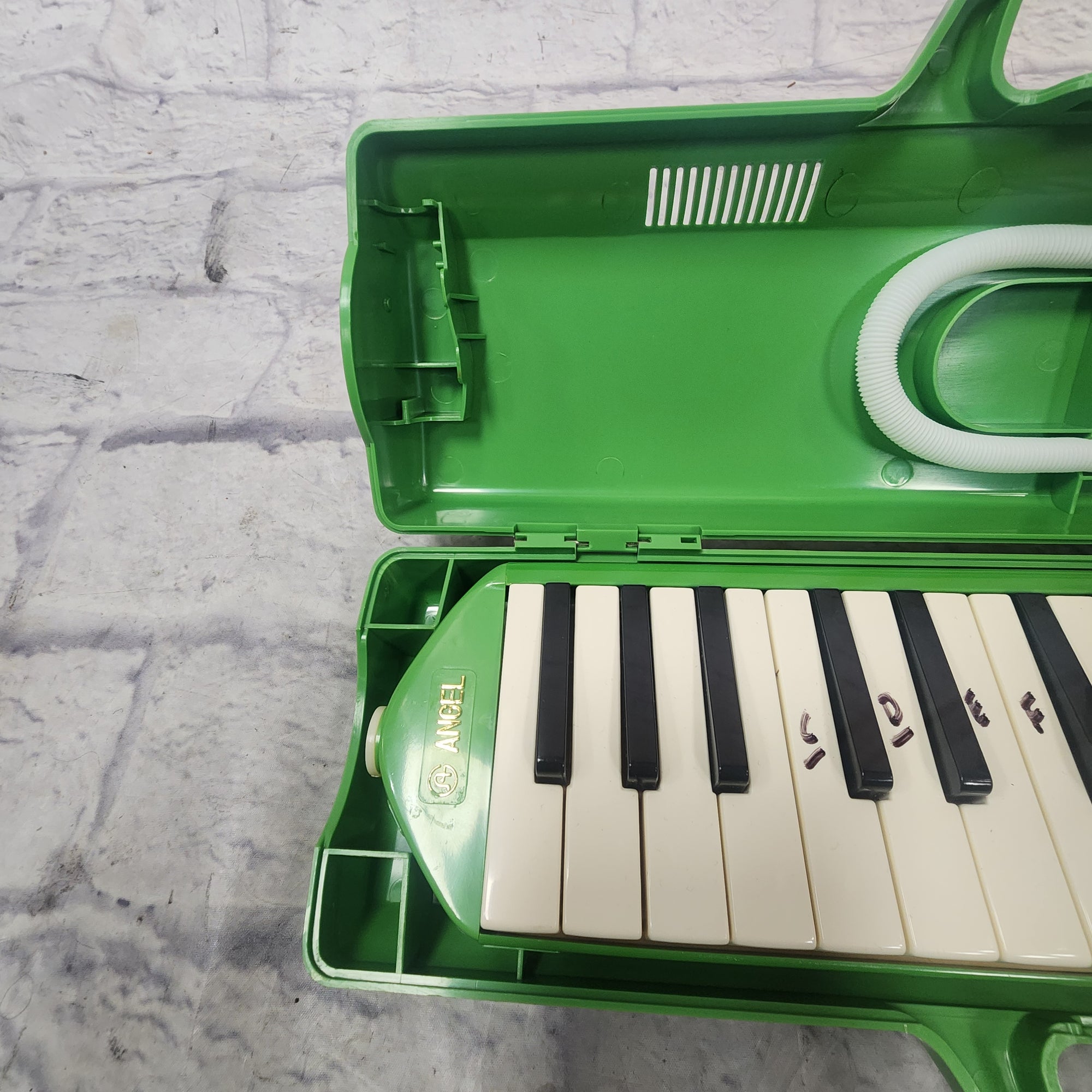 Angel AM-34K Melodyhorn Melodica with Case