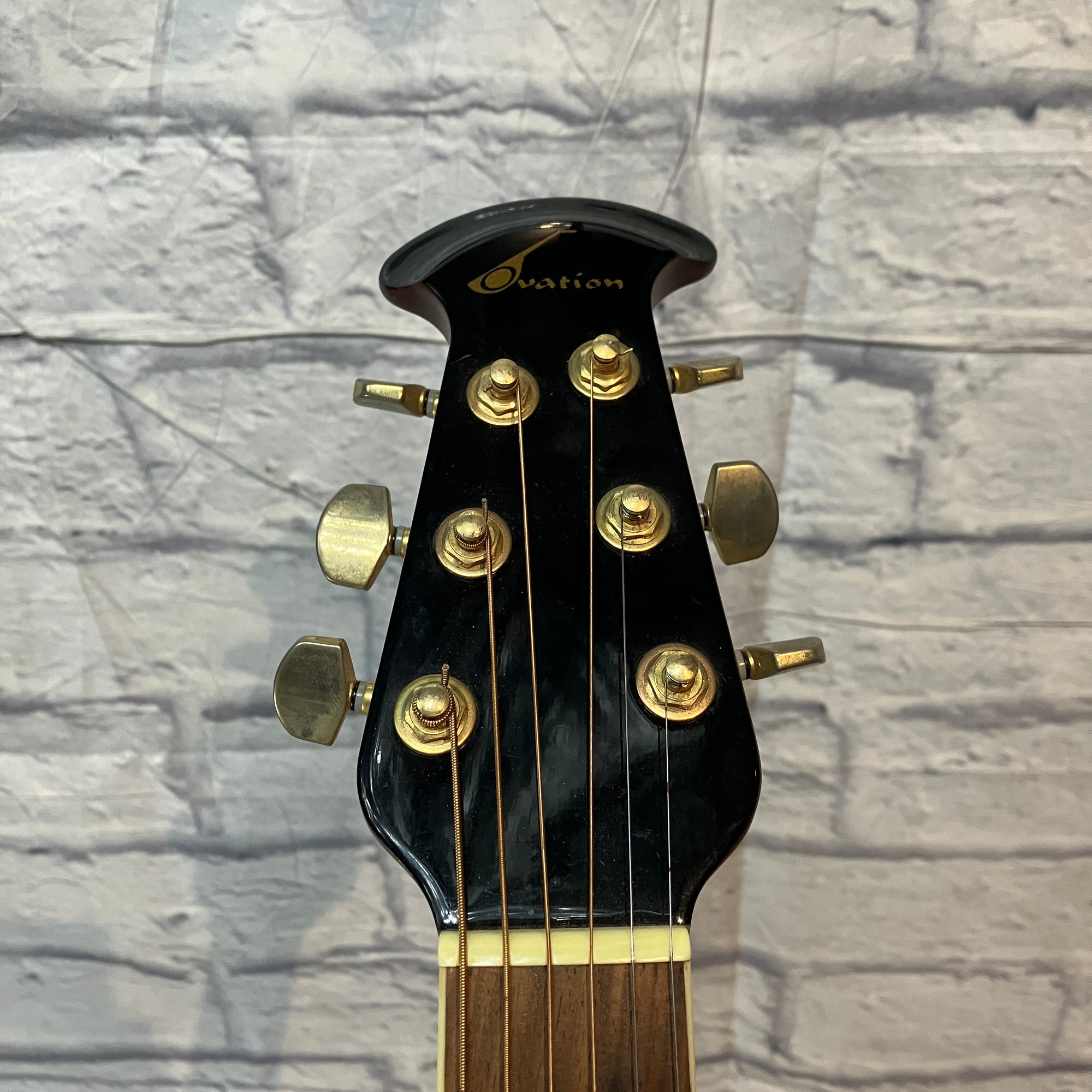 Ovation Celebrity CC44 Acoustic Guitar w/ OHSC