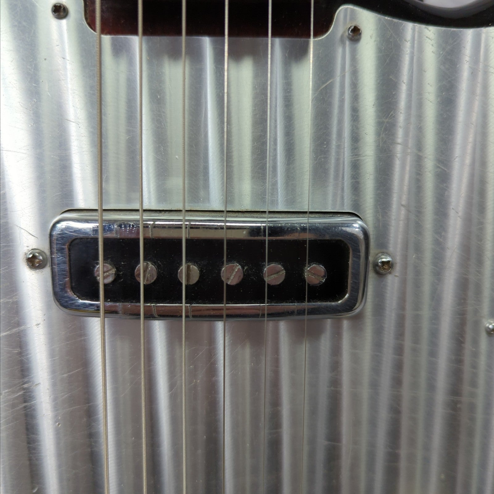 Vintage 1960s Kingston Swinger Short Scale MIJ Electric Guitar w/ Original Case and 60's Guitar Strap