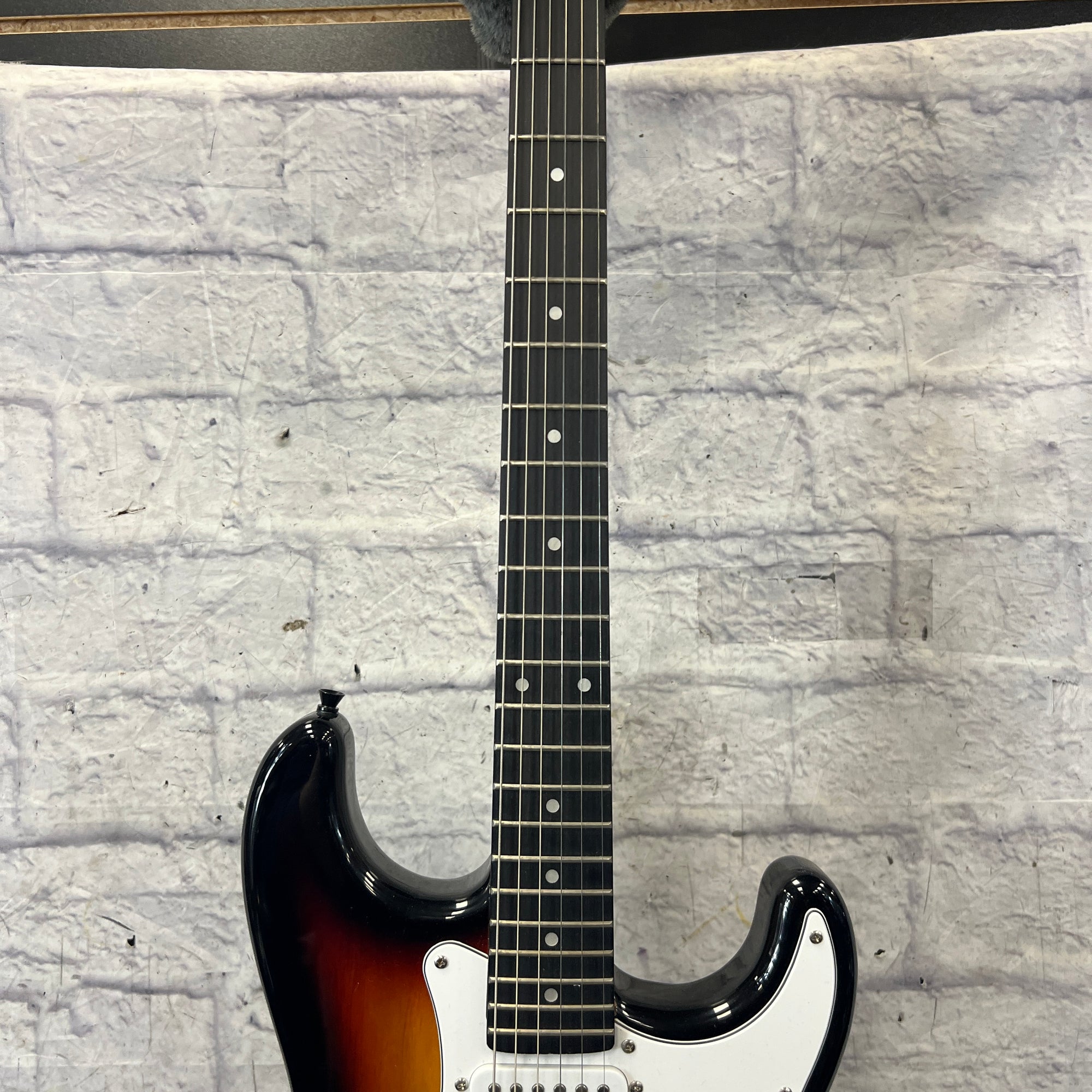 Unknown Strat Style Sunburst Electric Guitar