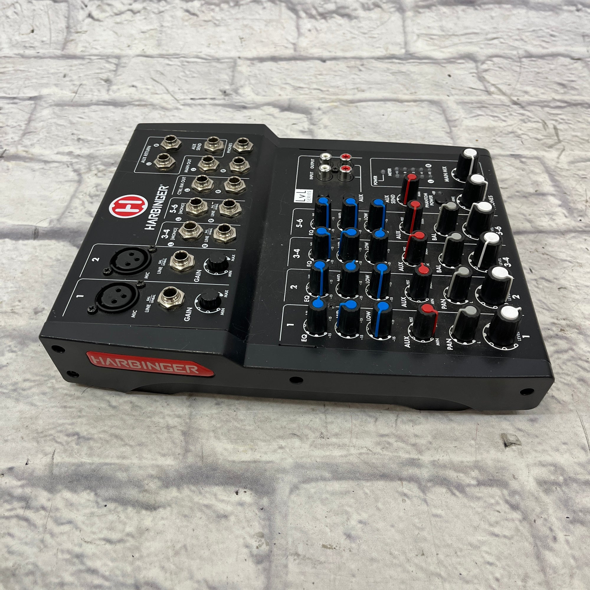 Harbinger L802 Mixer