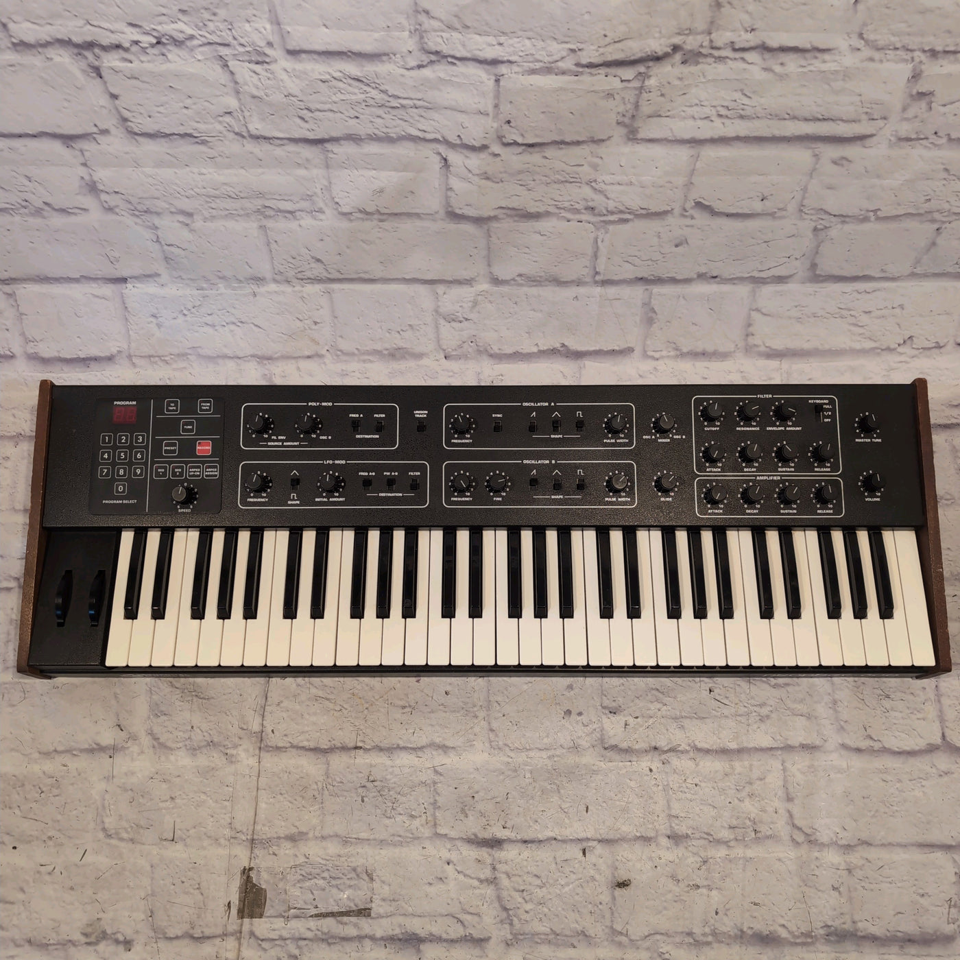 Sequential Circuits Prophet 600 Analog Synth w/ Gigskinz Case