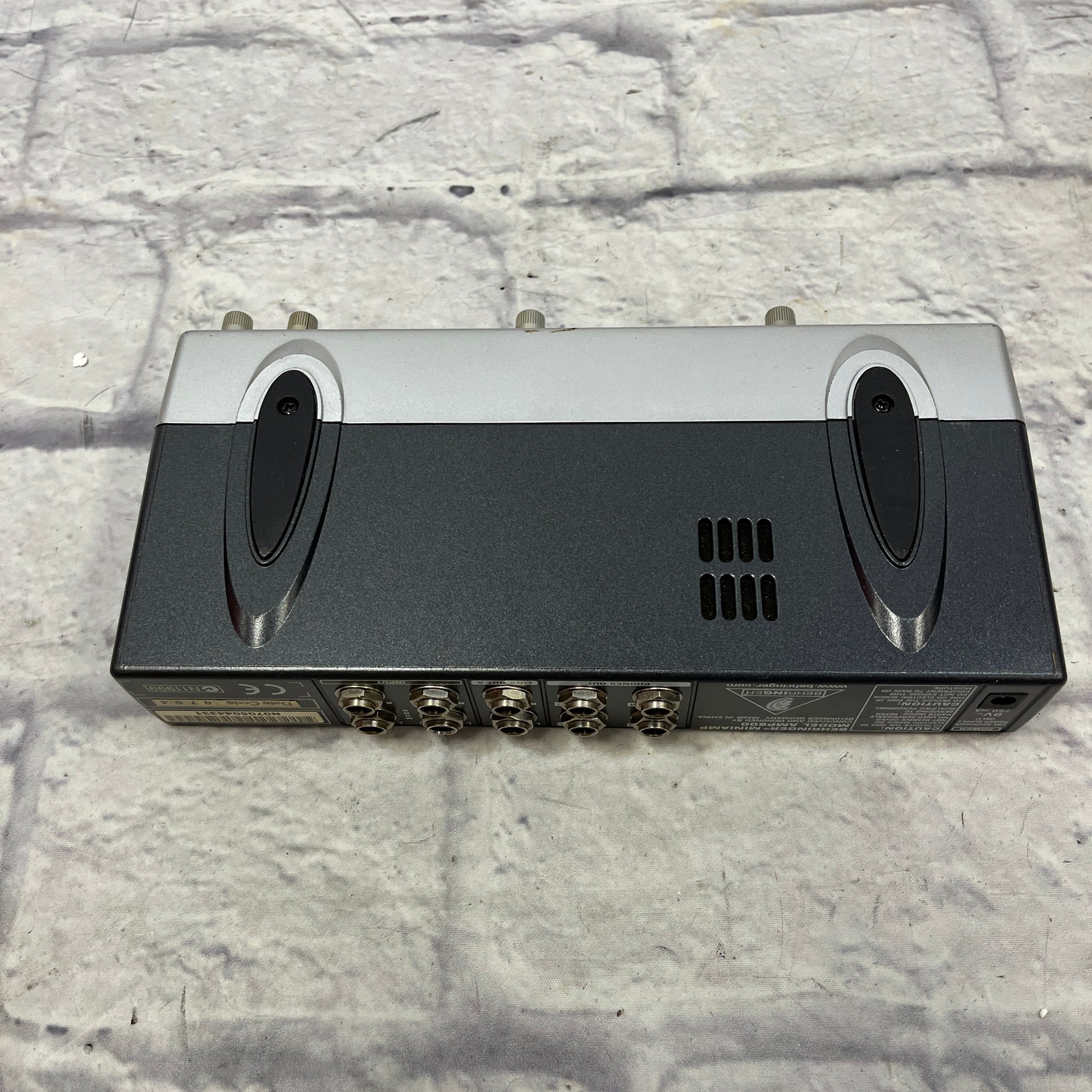 Behringer Amp800 Headphone Amp