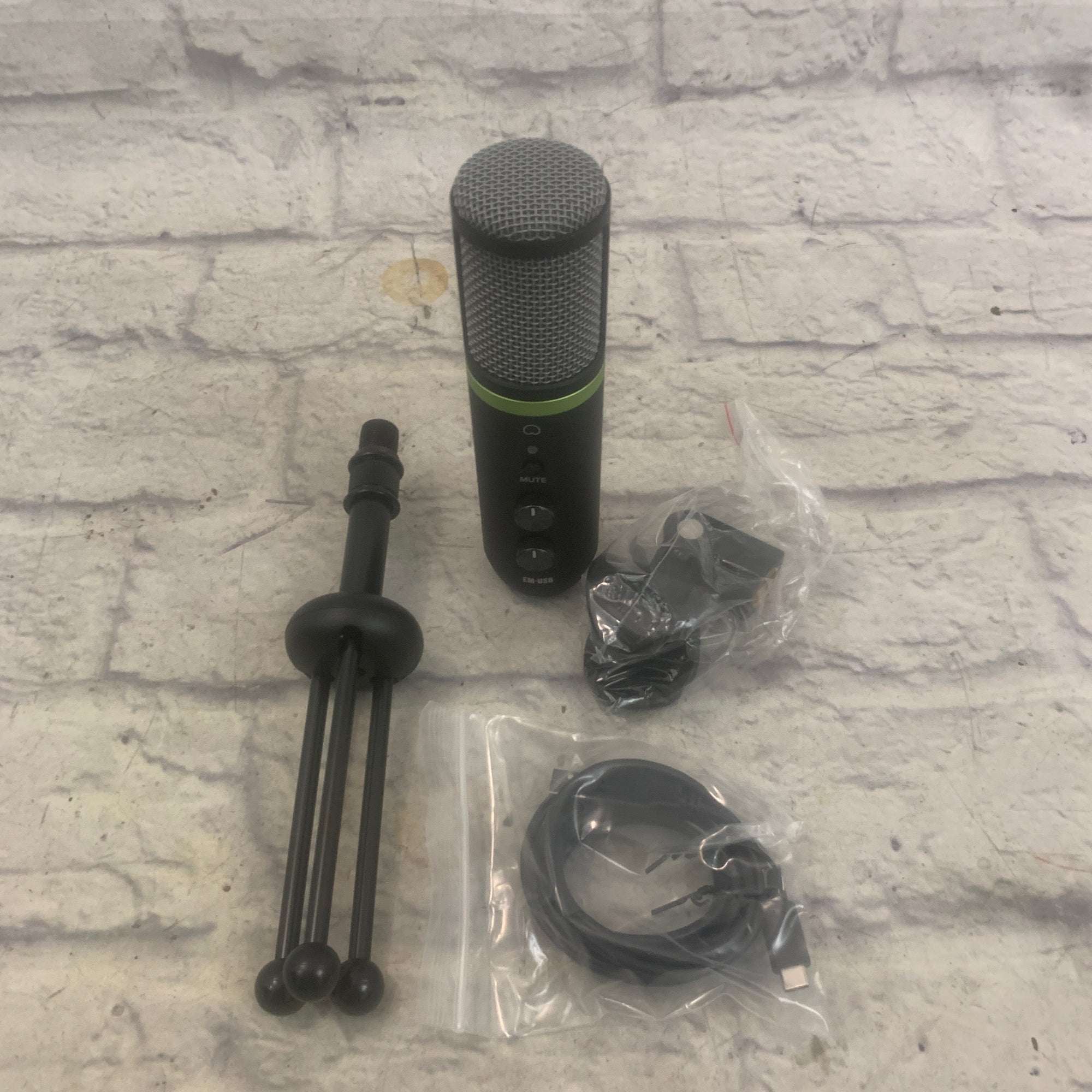 Mackie EM-USB EleMent Series USB "Condenser" Microphone