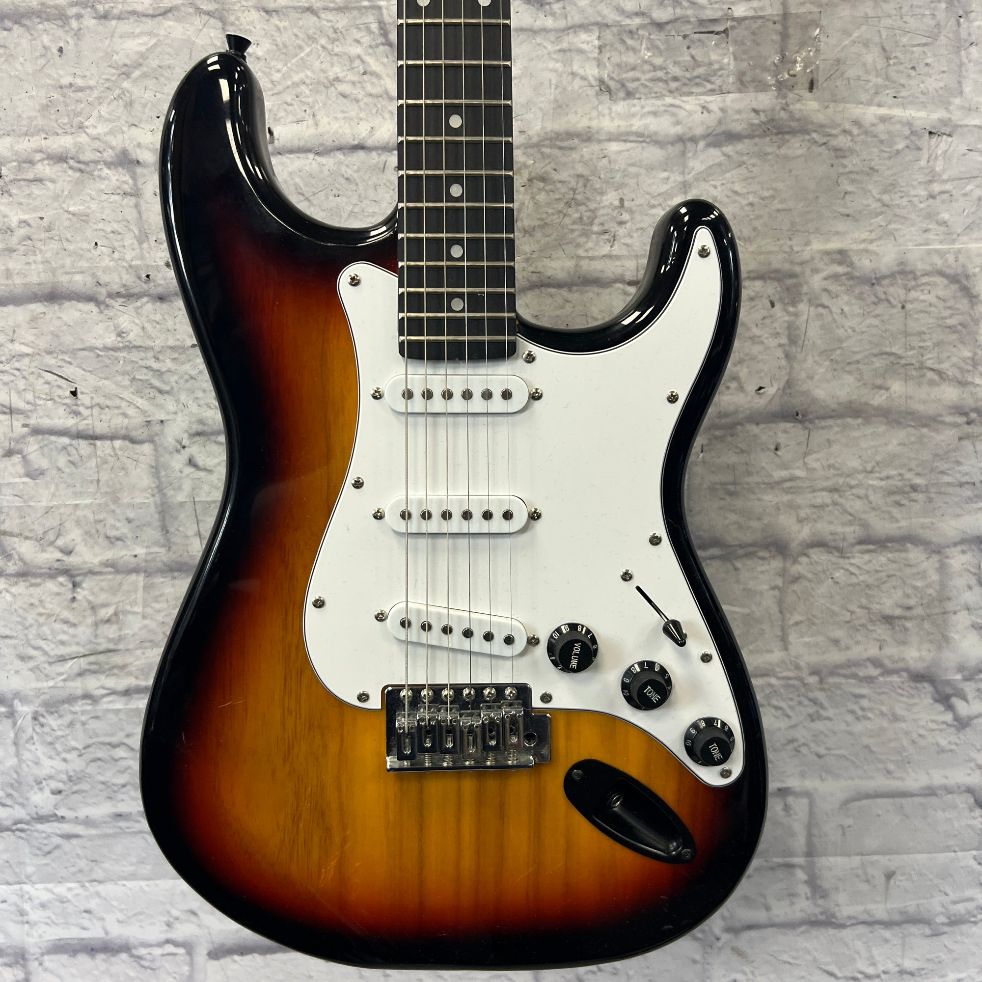 Unknown Strat Style Sunburst Electric Guitar