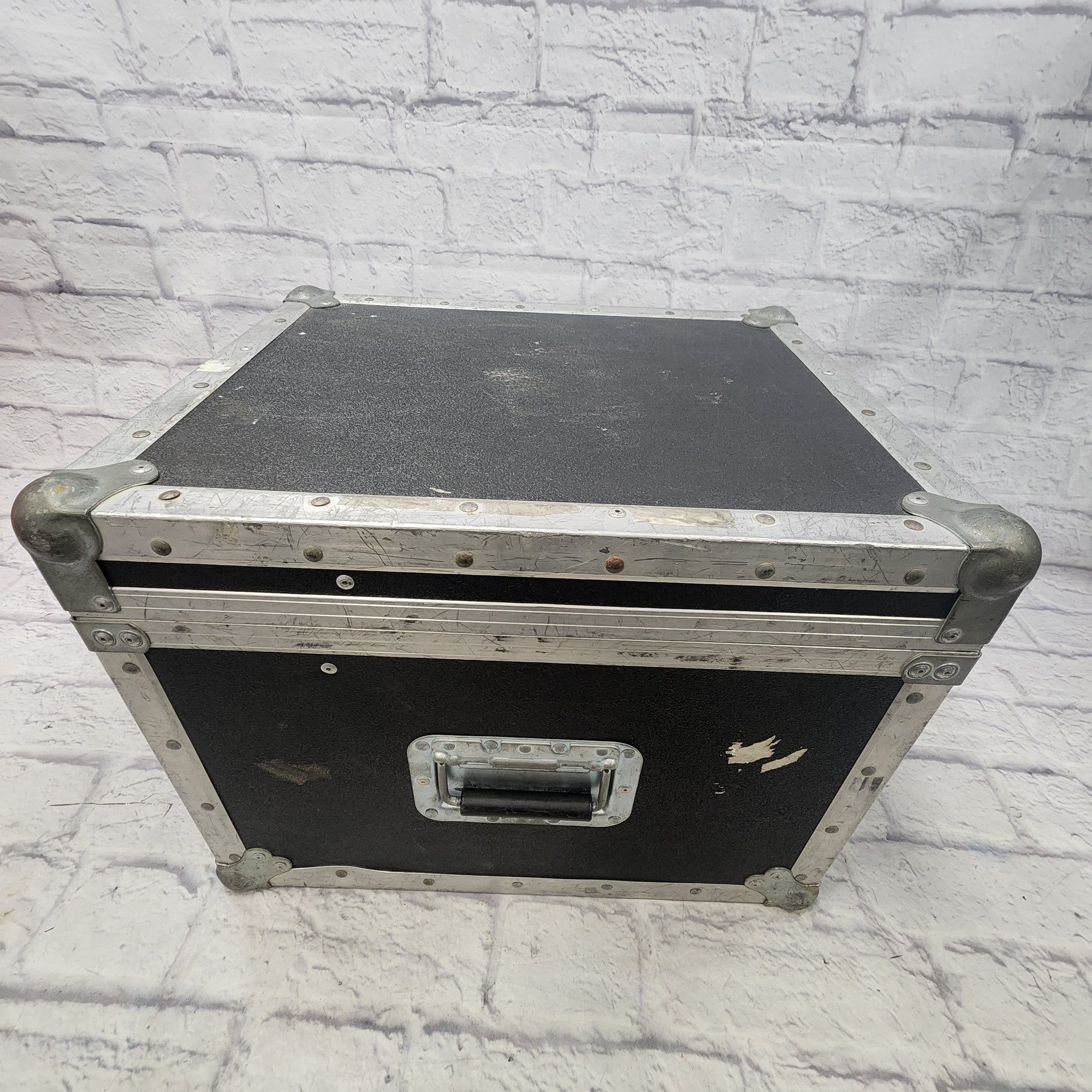 Unknown Road Case 22 x 13.5 x 8 ID