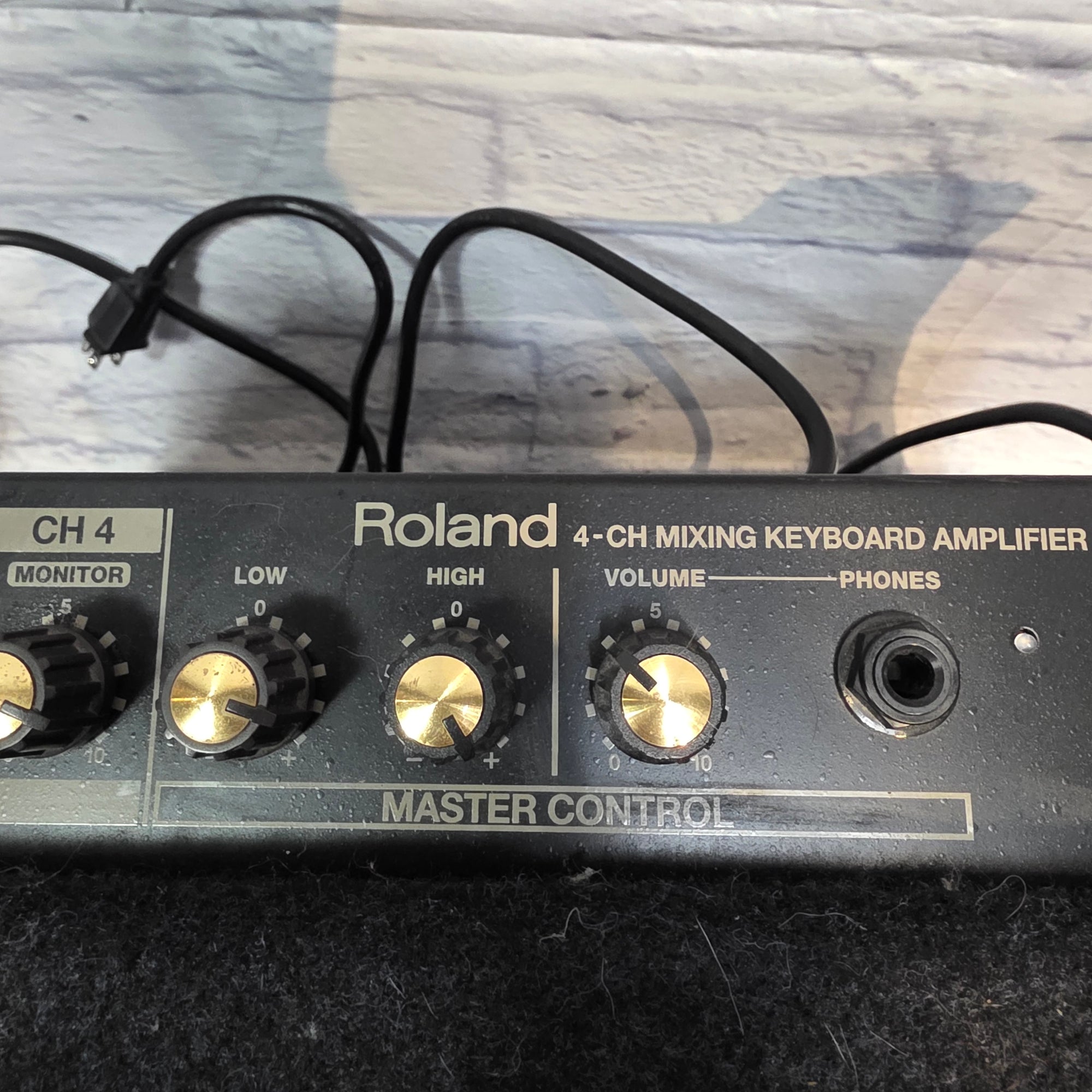 Roland KC-150 Keyboard Amp