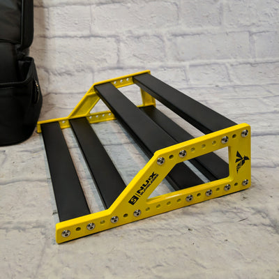 NuX Bumblebee Pedal Board