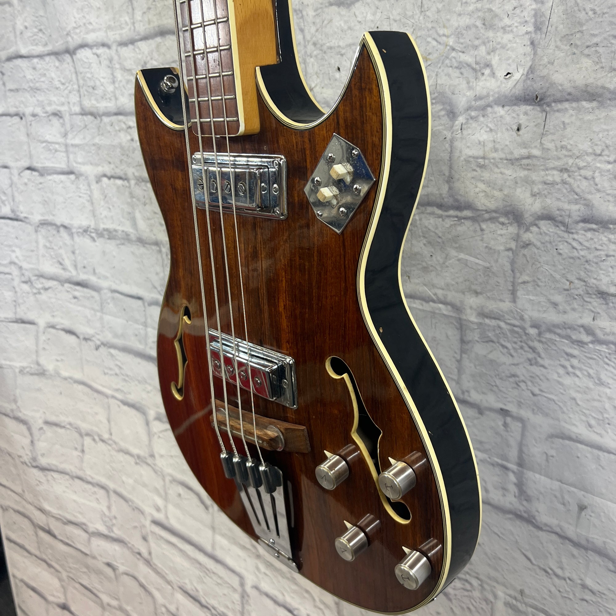 Qoo　greco The Vintage Japan Greco Models: A Guitar Enthusiast's Dream