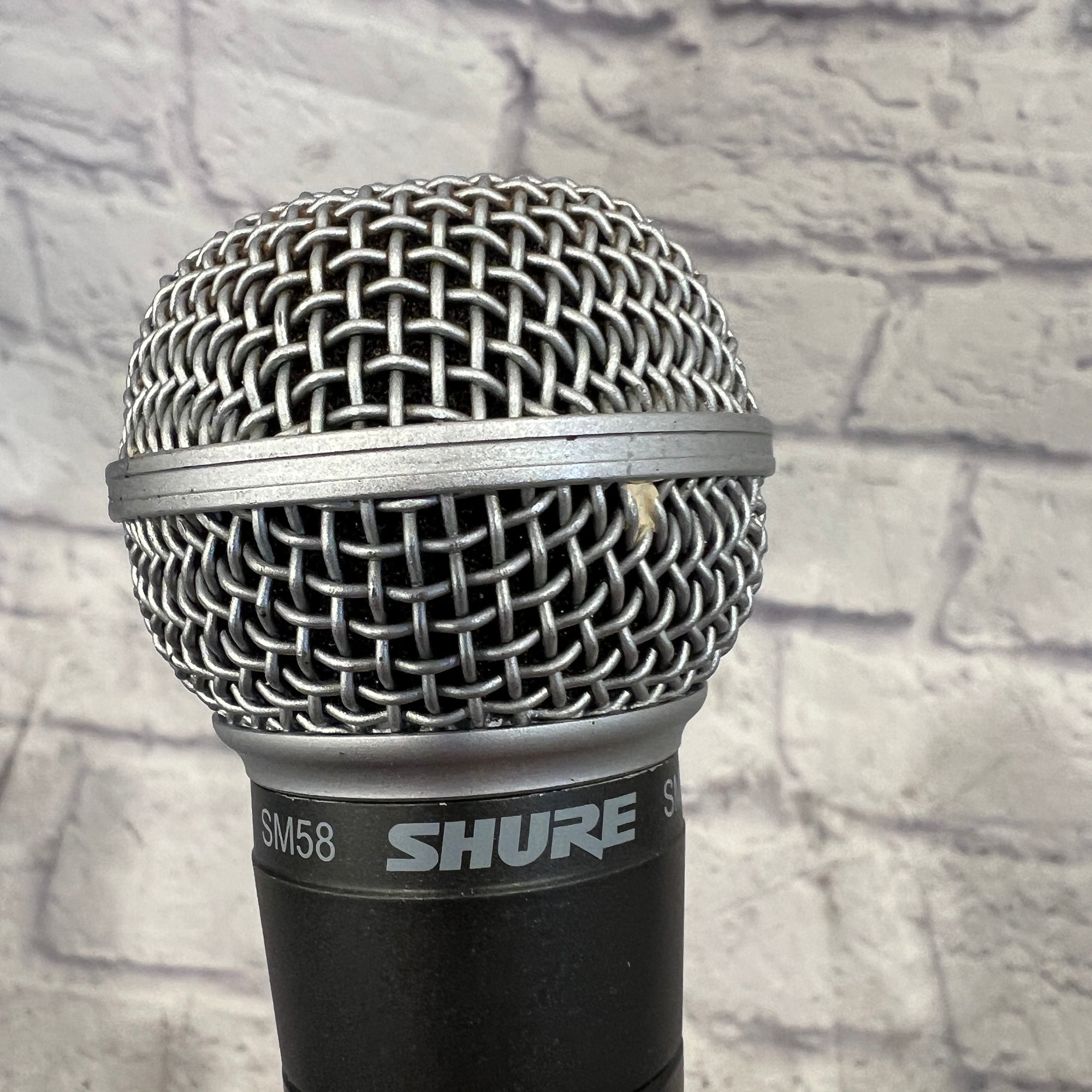 Shure SM58 Dynamic Vocal Microphone