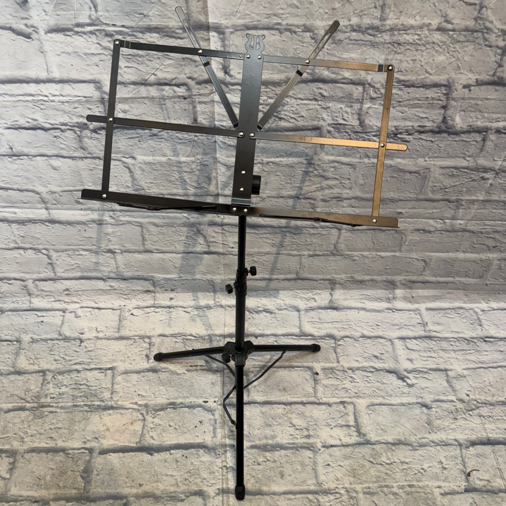Unknown  Sheet Music Stand (Small) With Soft Case