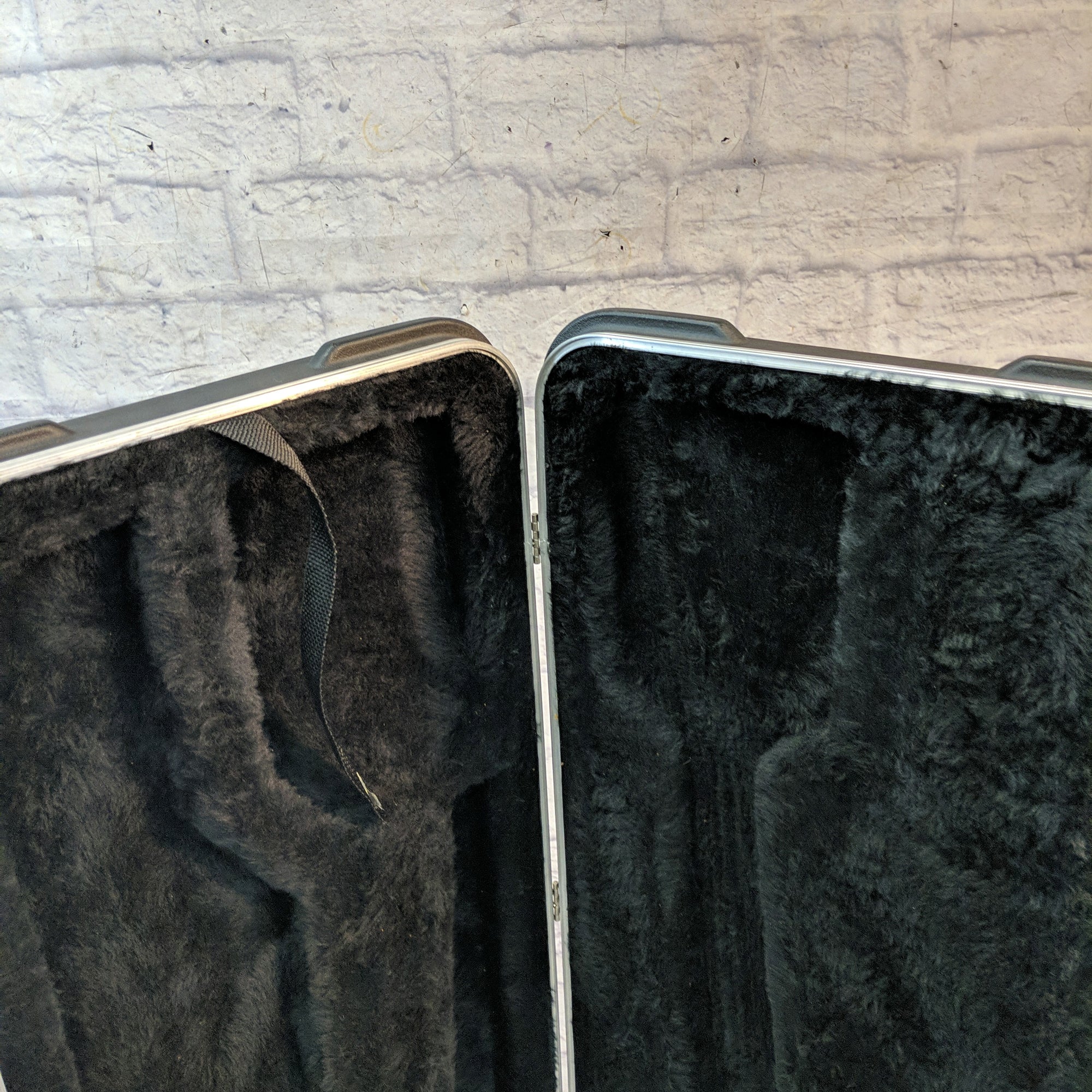 SKB Molded Stratocaster Case AS-IS