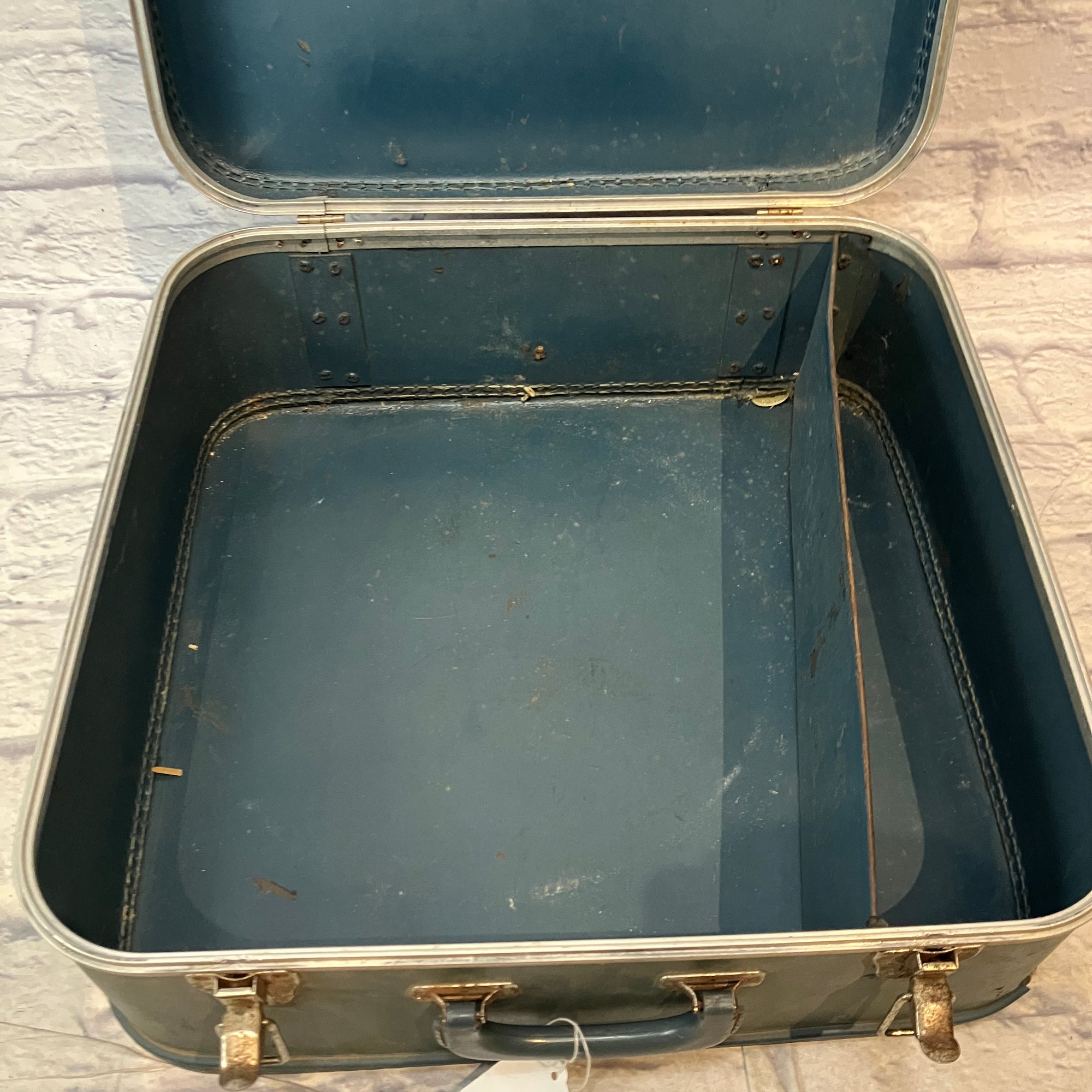 Unknown Vintage Suitcase Snare Case