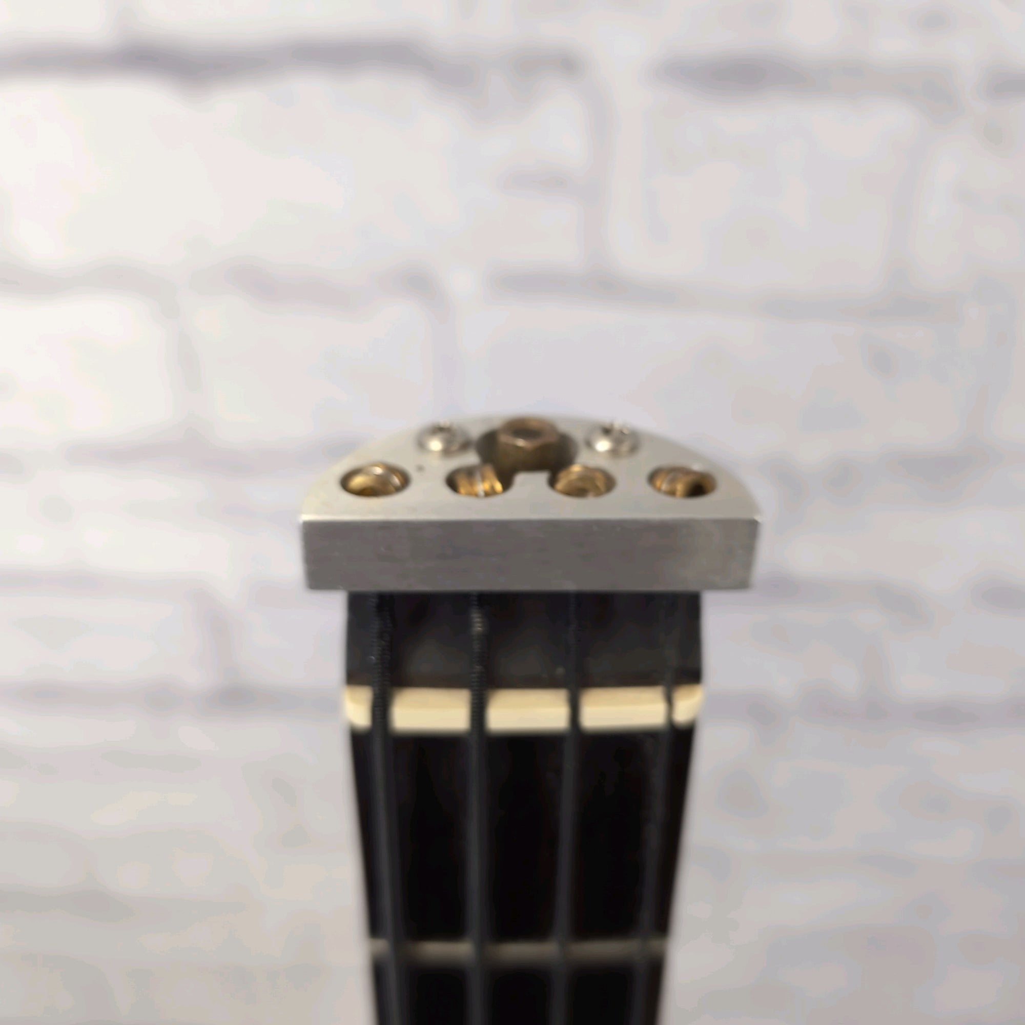 Traveler TB-4P Sunburst Bass Travel Guitar