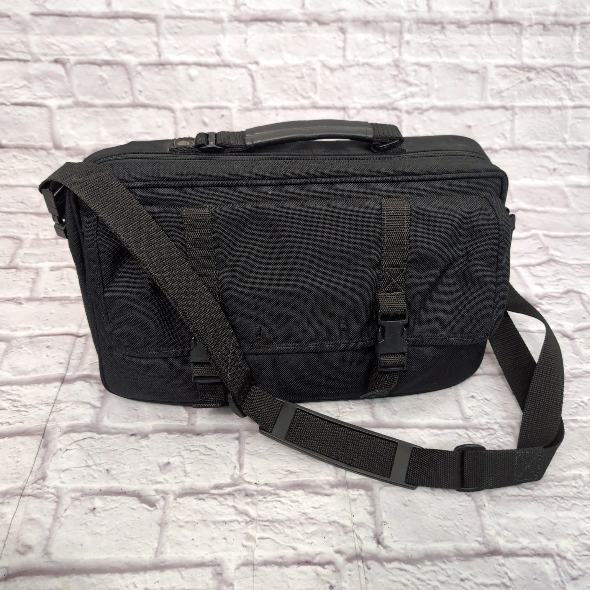 Fostex MR-8 Digital 8 Track Recorder w/ Case, Manual, Extra Flash Memory Cards