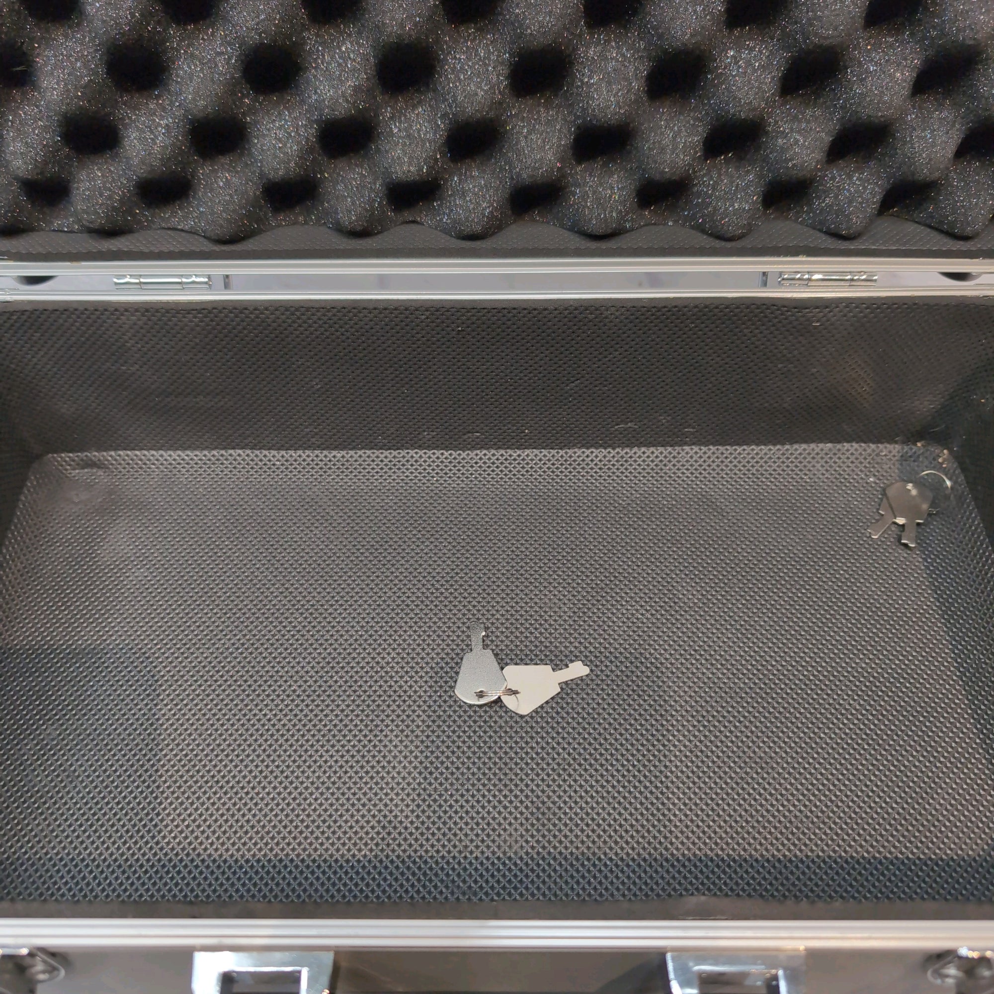 Pedaltrain Metro 16 Pedal Board with hard case