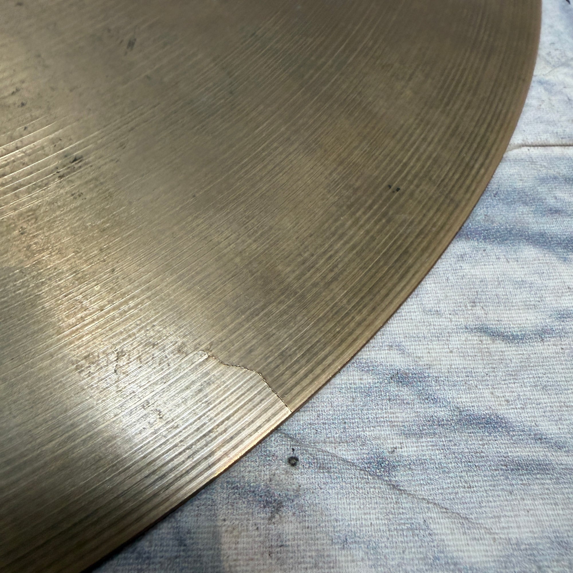 Sabian HHX Series 17" Crash Cymbal - CRACKED