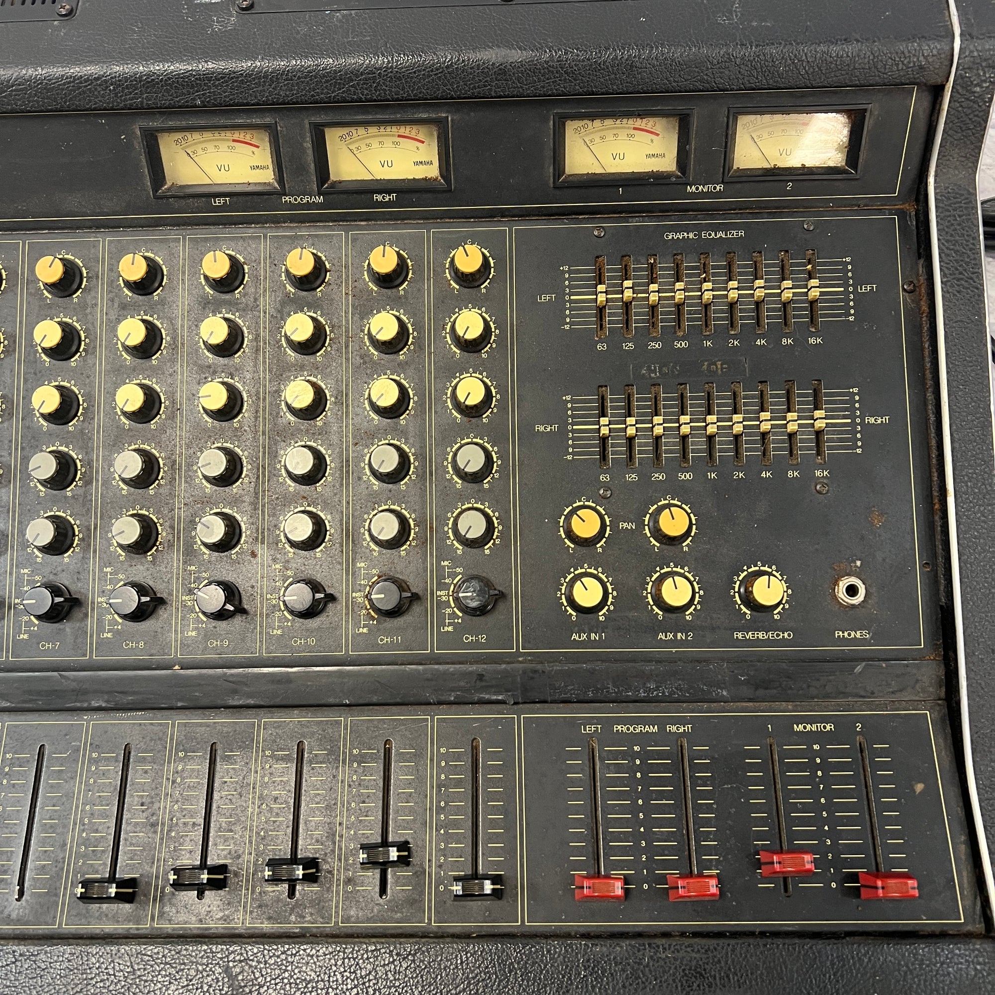 【昭和家電】レコードデッキ YAMAHA 1975年製 昭和家電】レコードデッキ YAMAHA 1975年製 Vintage Audio