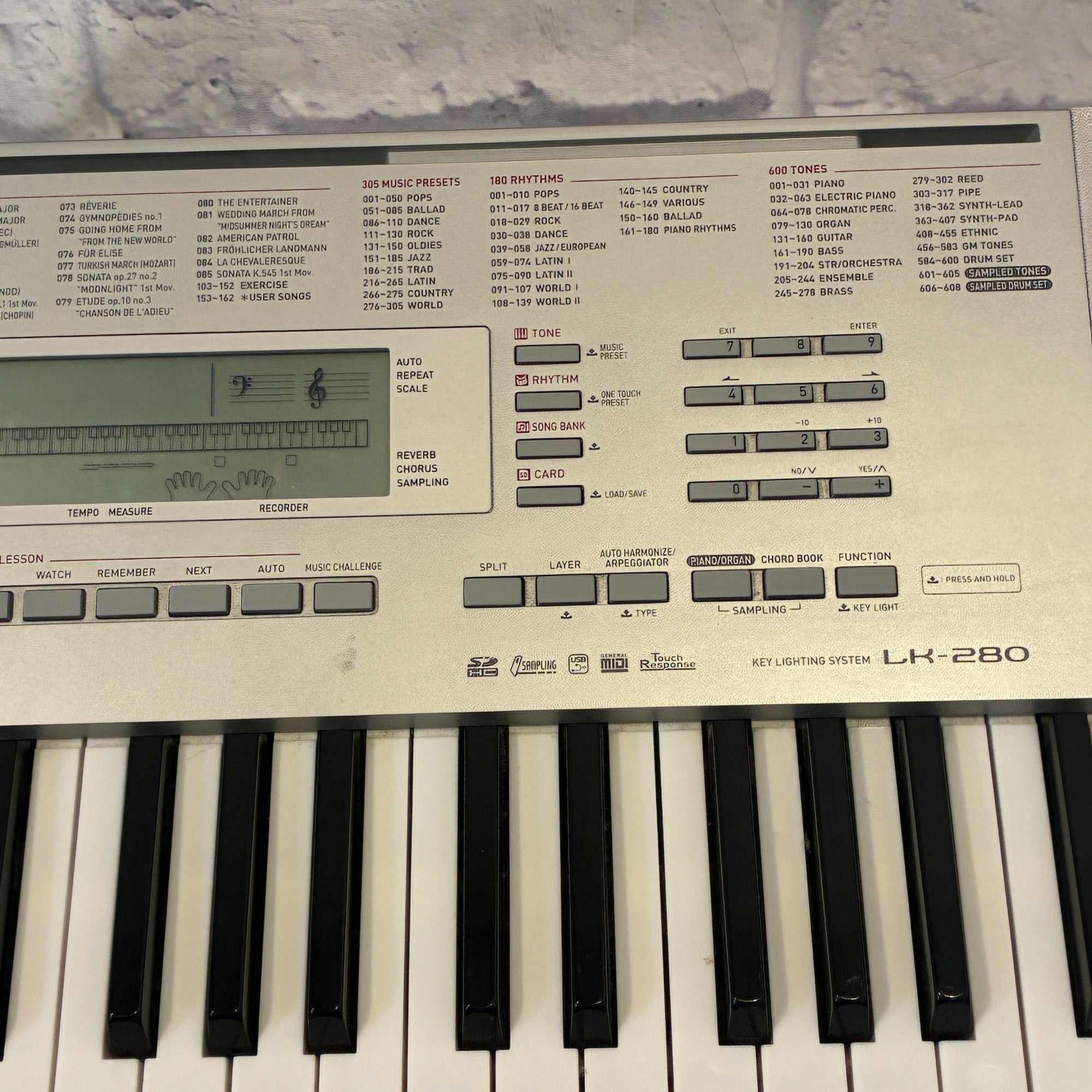 Casio LK-280 Electric Keyboard Piano