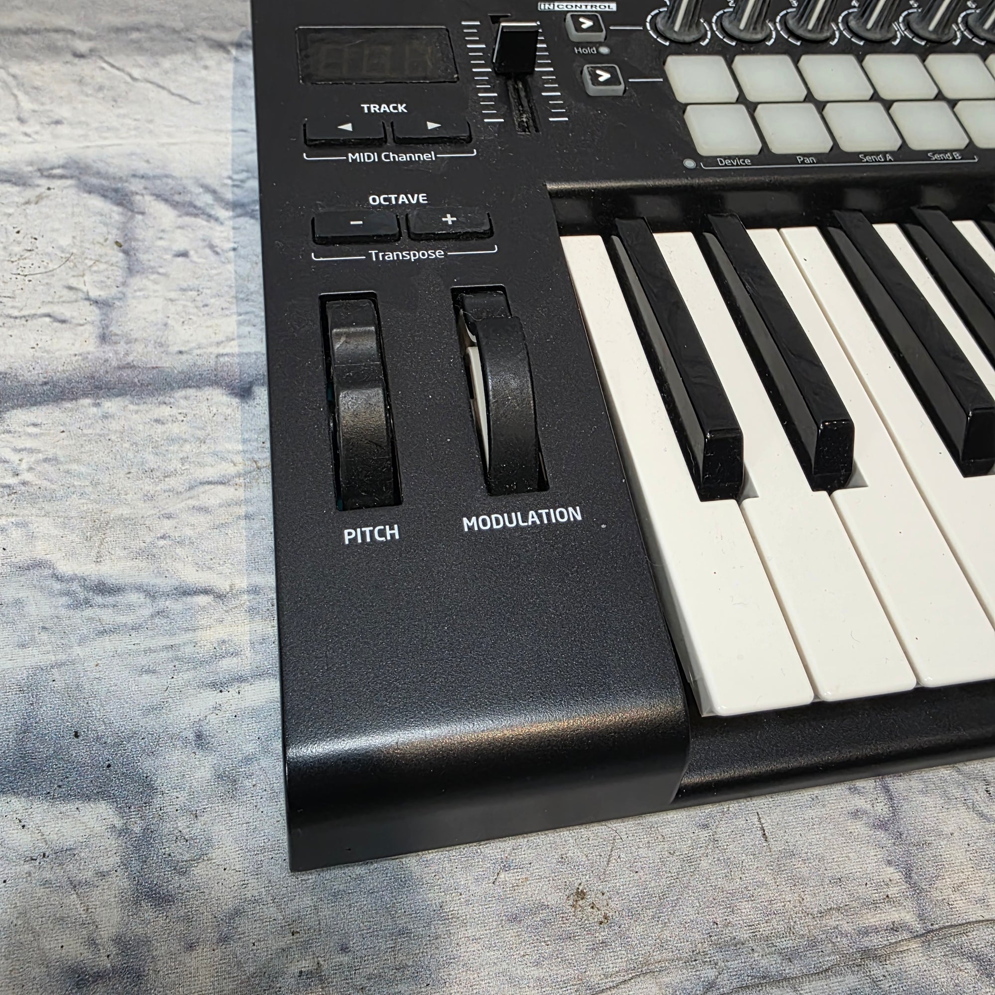 Novation Launchkey 25 Controller