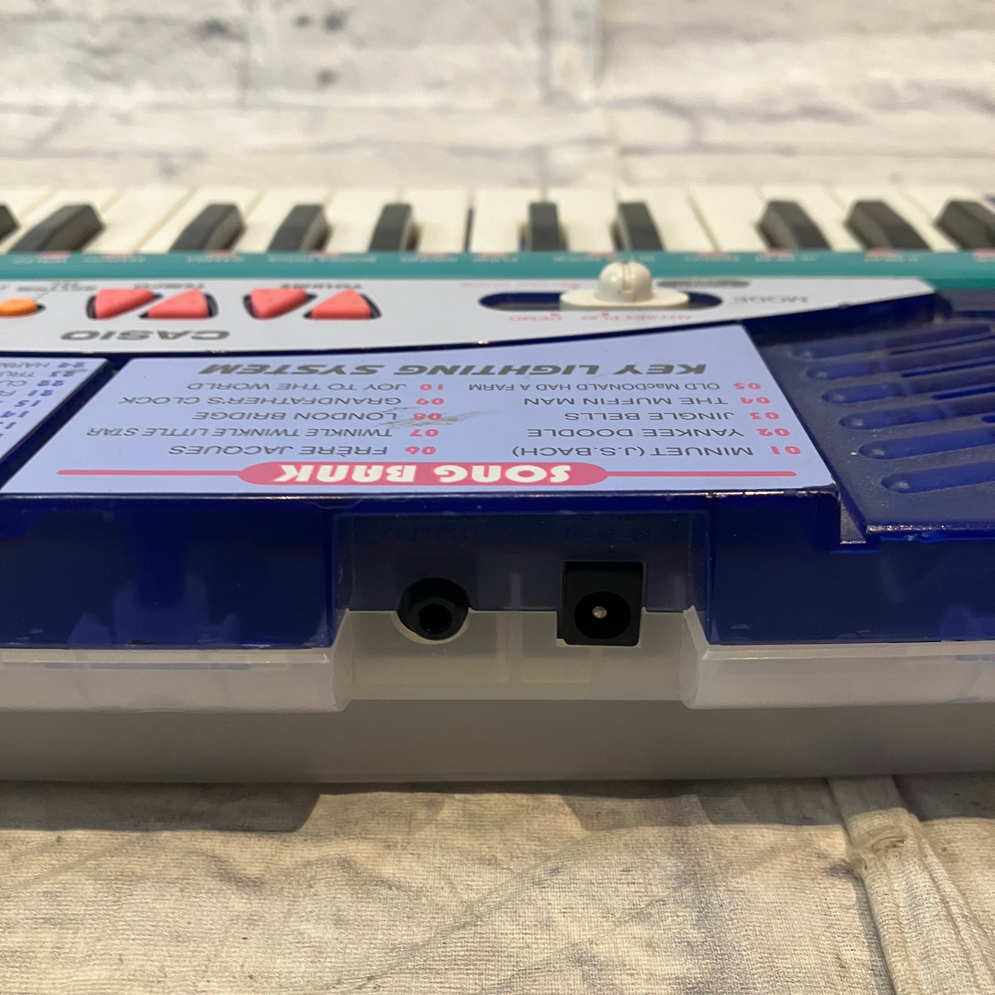 Casio LK-6 Keyboard