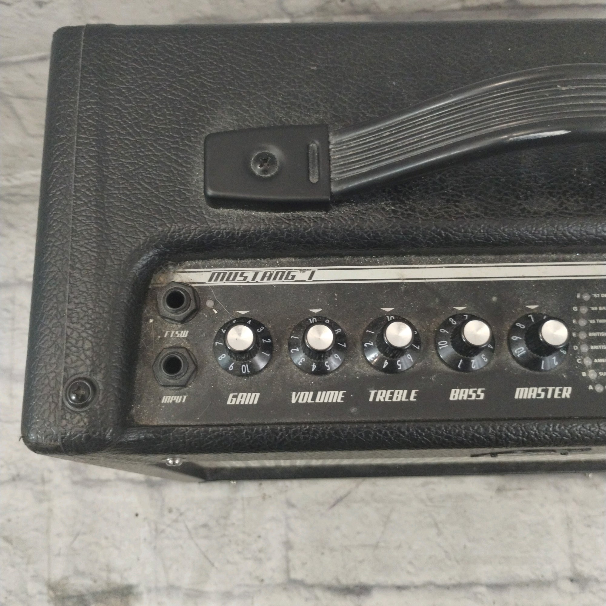 Fender Mustang I Modeling Amp