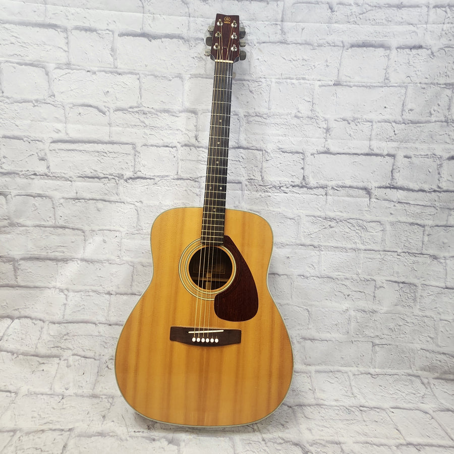 Yamaha FG200 Acoustic Guitar