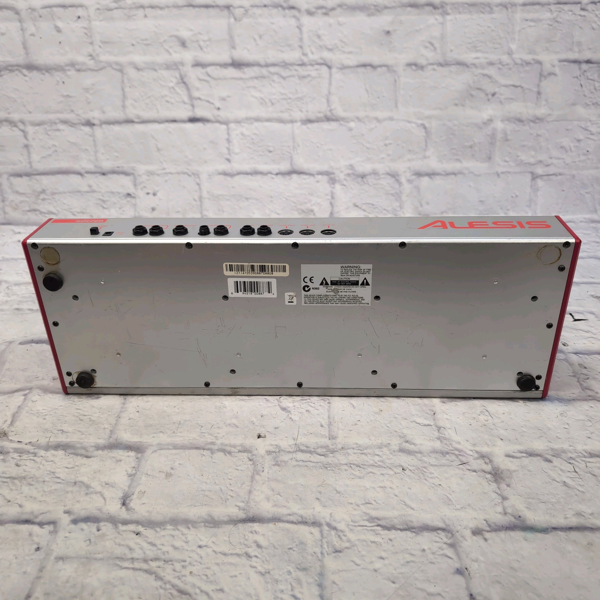 Alesis Micron Synthesizer Synth