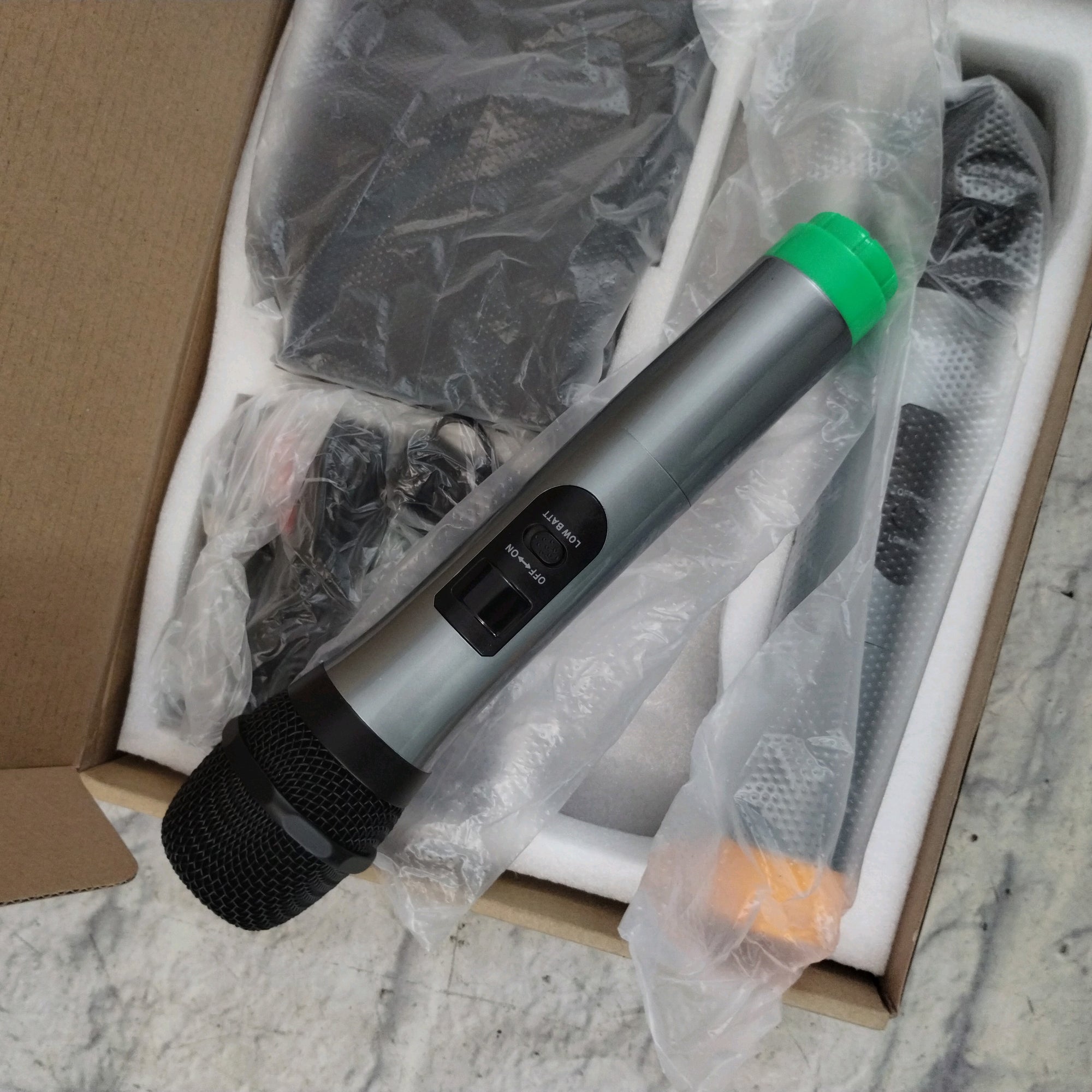 Fifine M-K036 Wireless Microphone System w/2 Microphones
