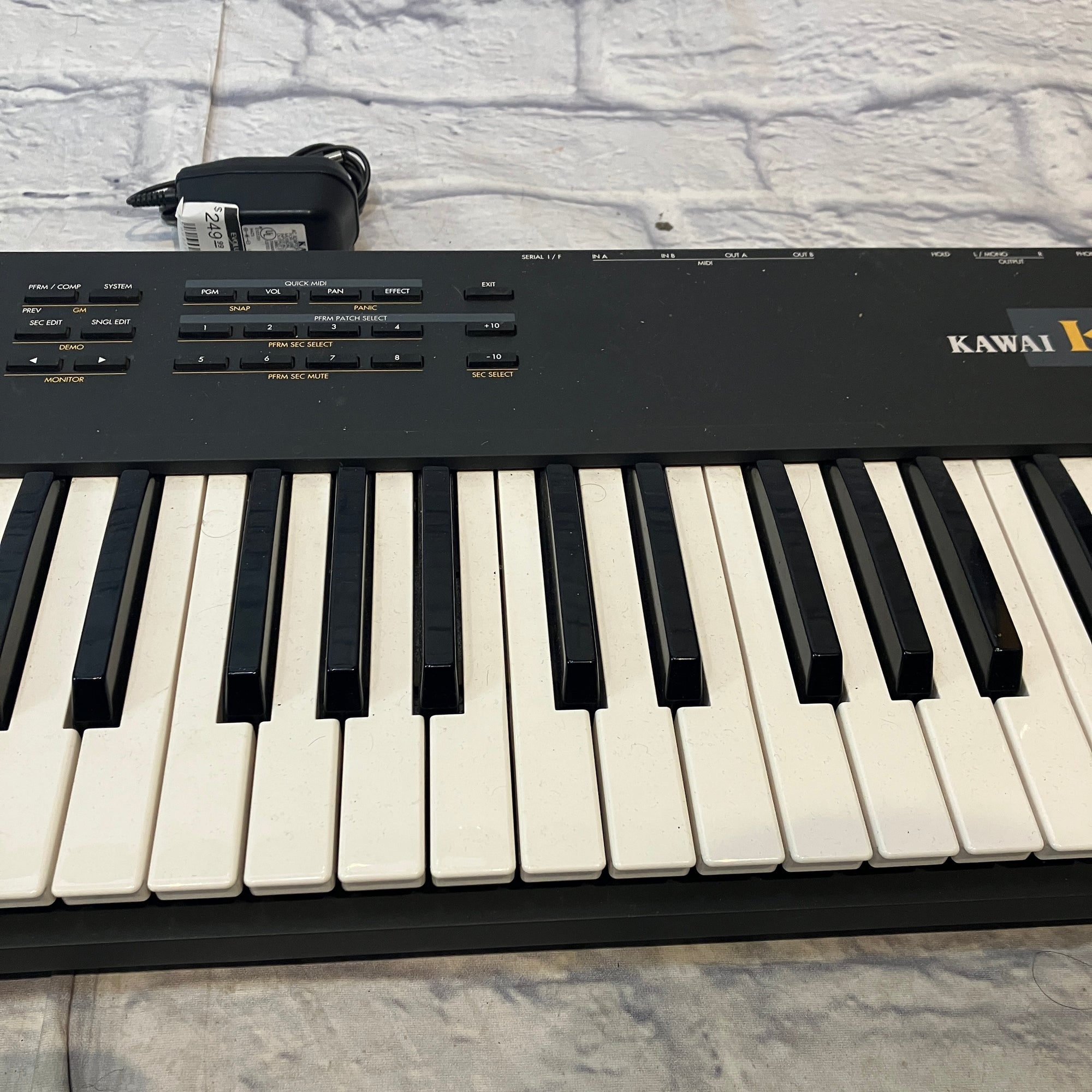Kawai K 11 Synthesiser