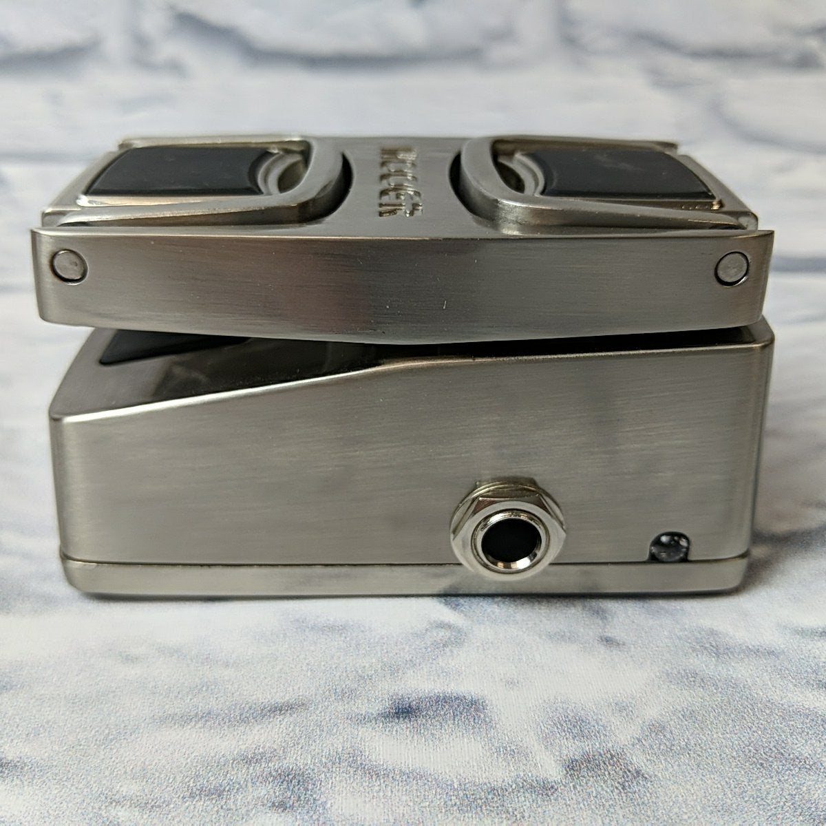 Mooer Leveline Mini Volume Pedal - Evolution Music