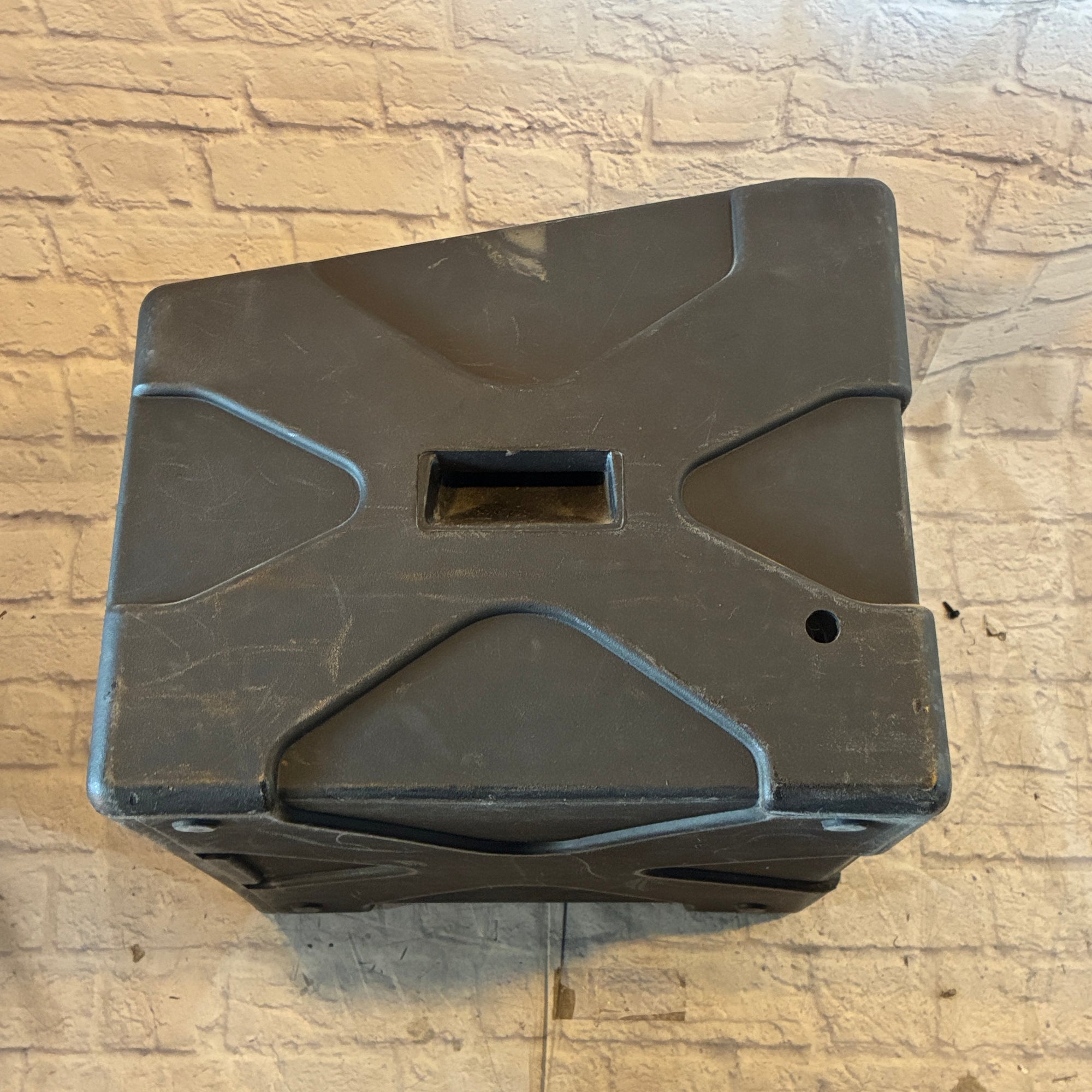 SKB Slant Mixer Case w 6U Rack and Cover
