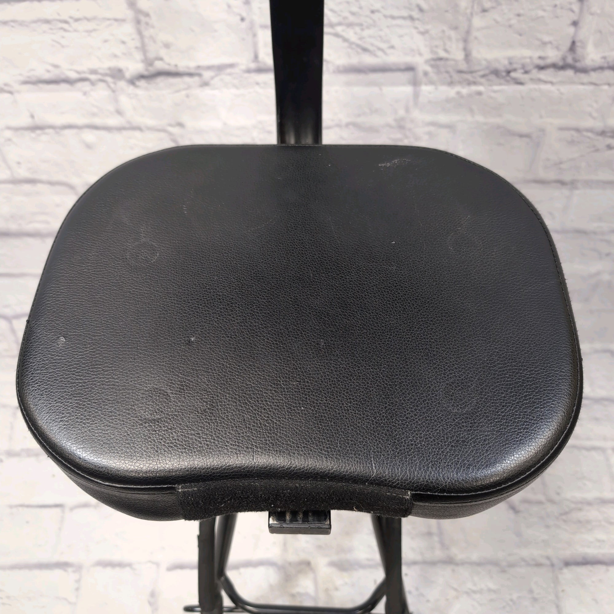 Gator Frameworks Chair and Guitar Stand
