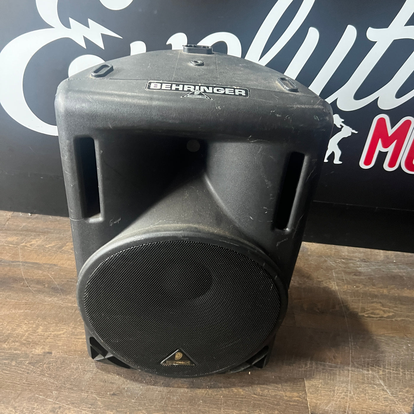 Behringer B215A Powered Speaker TWEETER OUT