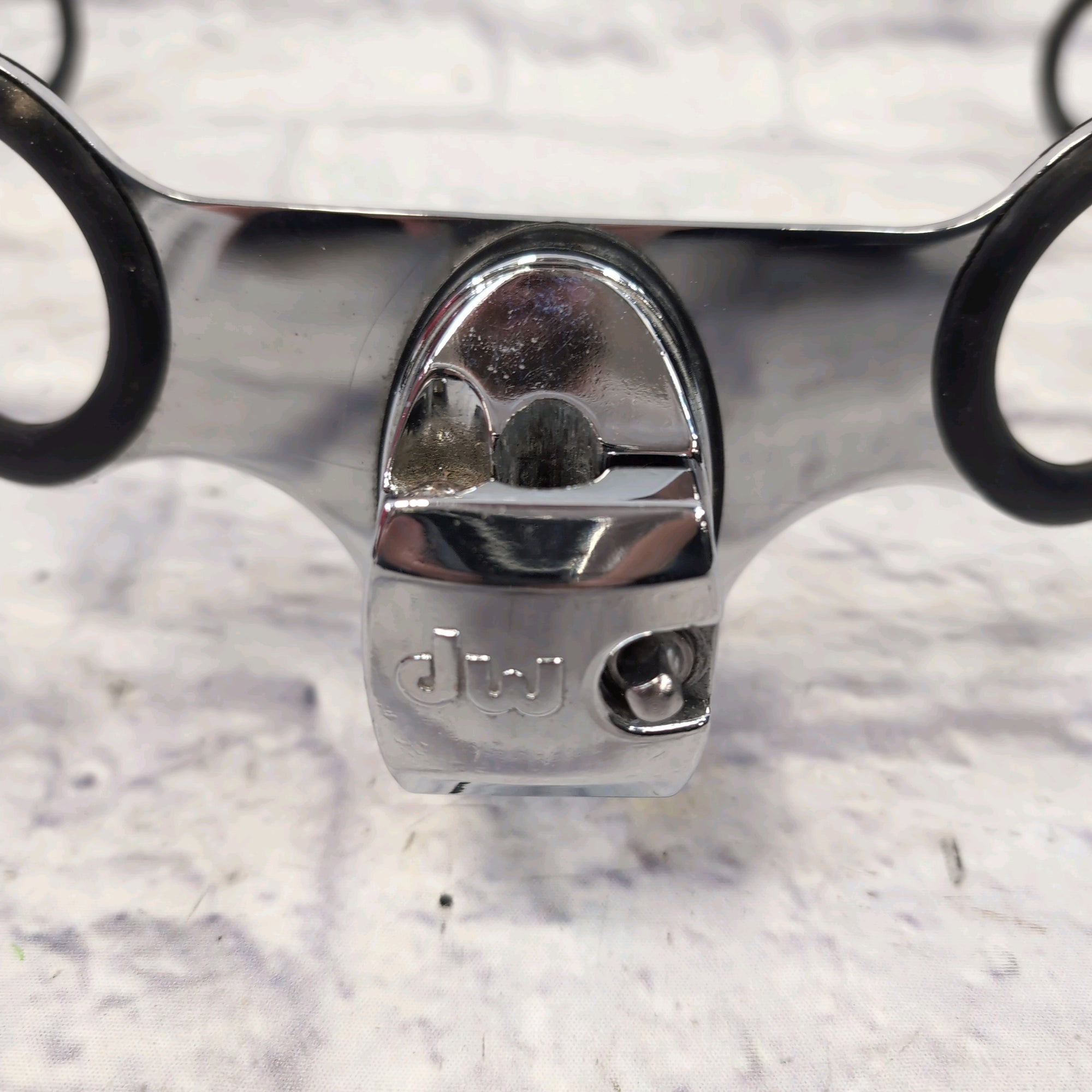 DW 16 Suspension Mount