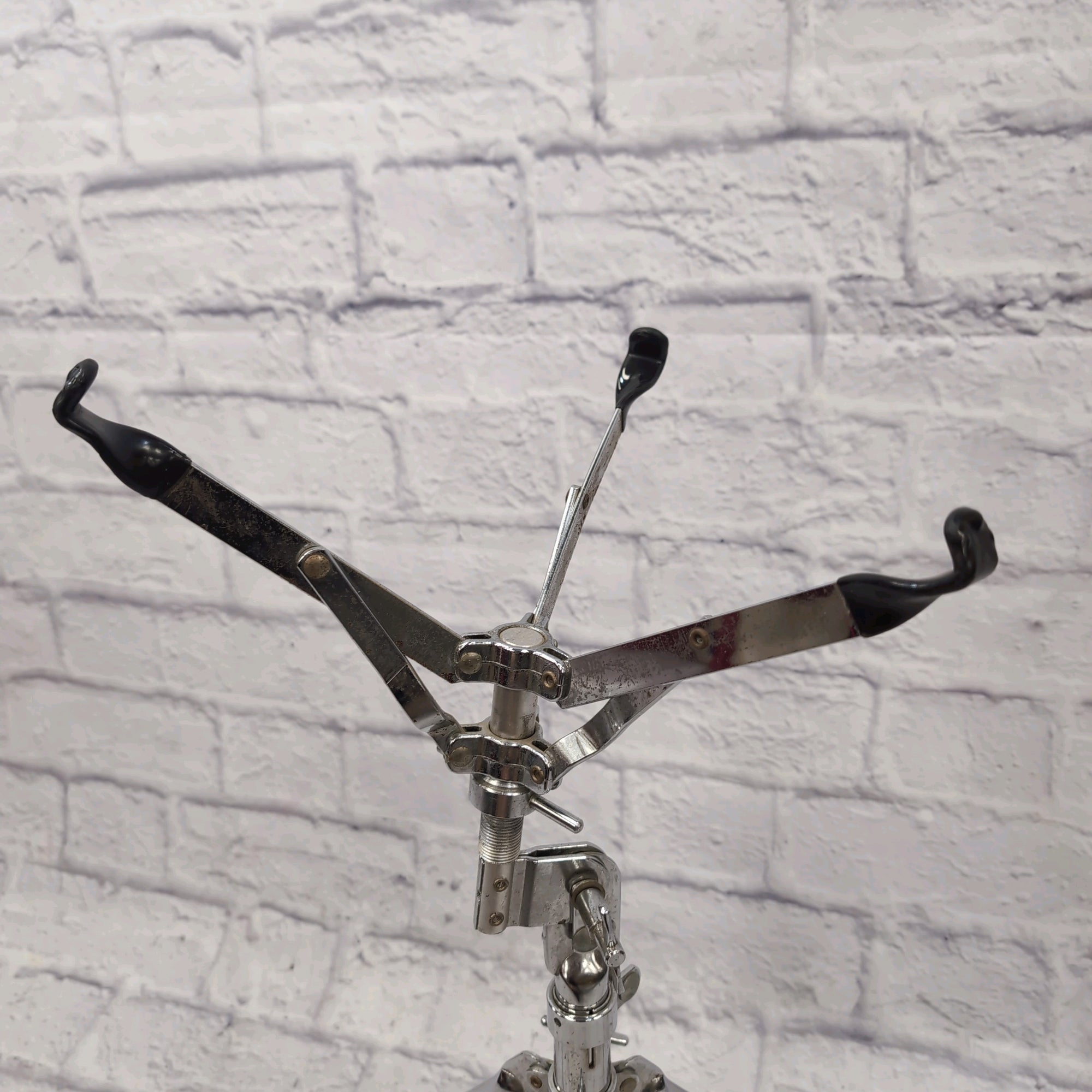 Ludwig Atlas Snare Stand Rusted