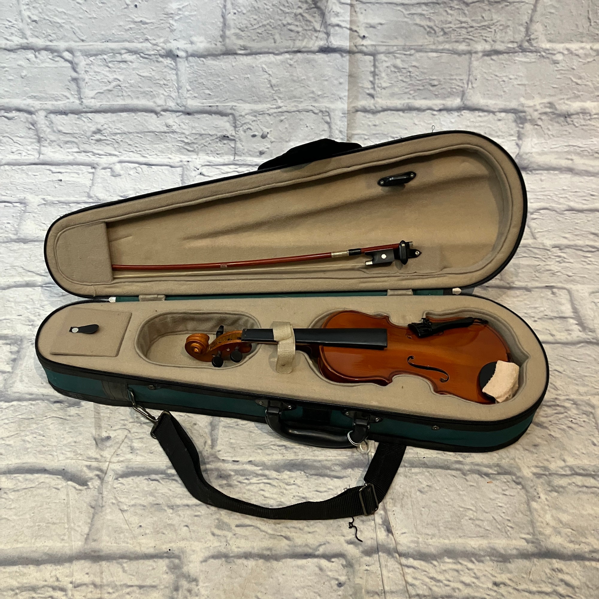 Palatino VN-450 1/10 Size Violin w/ Case and Bow - AS IS