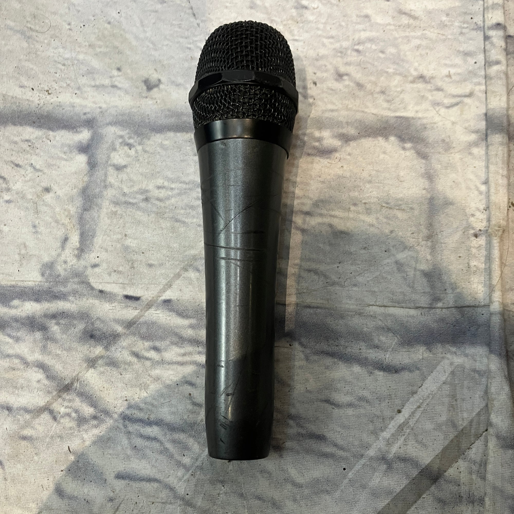 Unknown Handheld Dynamic Microphone w/ Switch