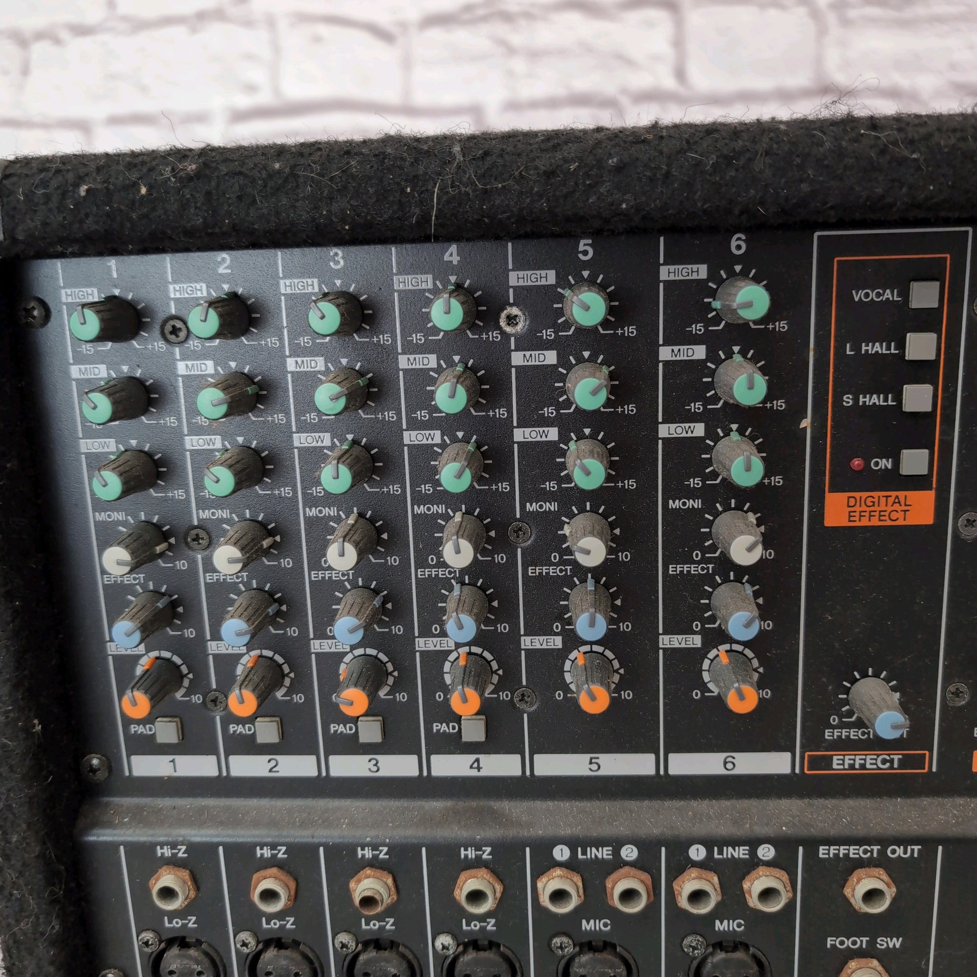 Yamaha EMX640 6 Channel Powered Mixer
