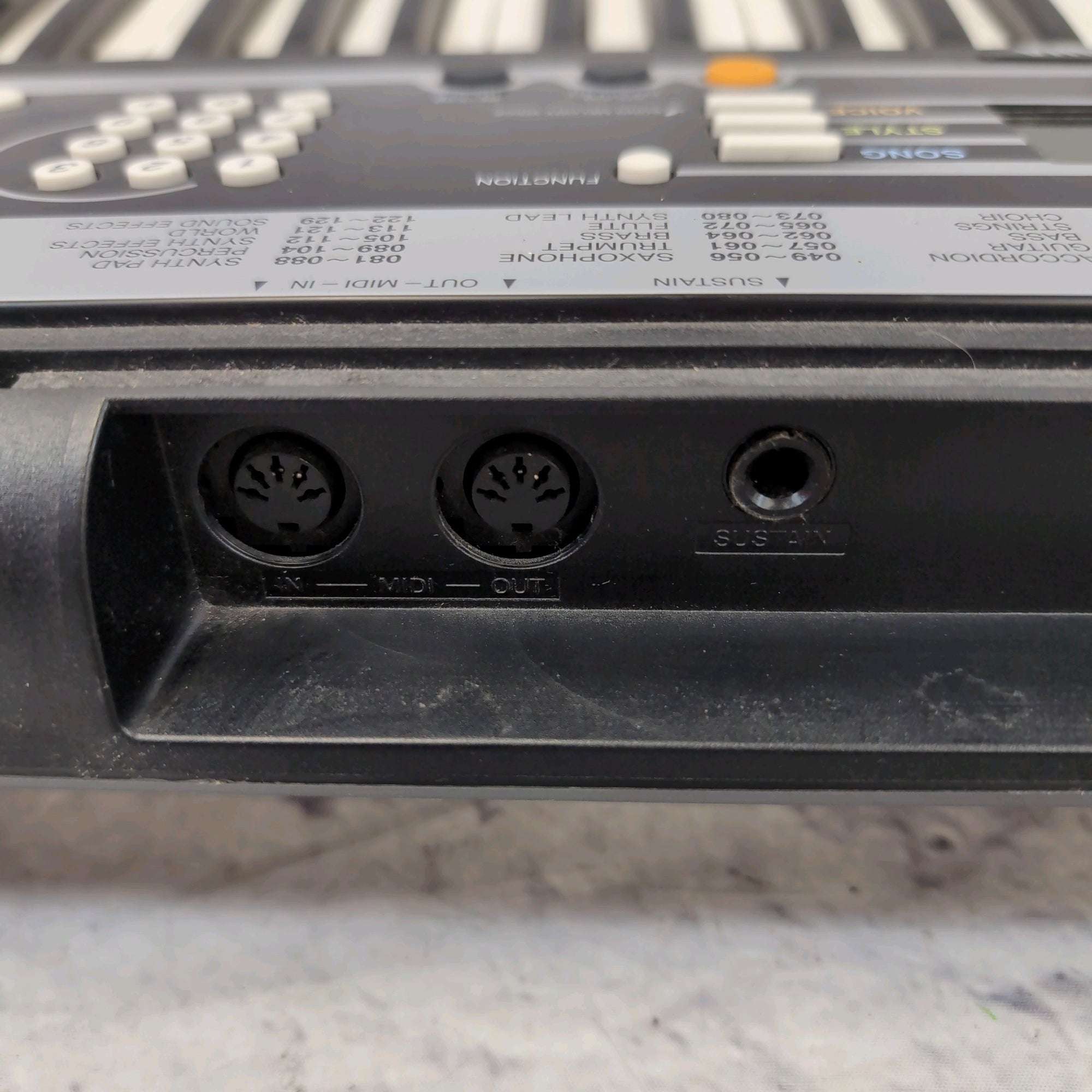 Yamaha PT-210 61-Key Electronic Keyboard