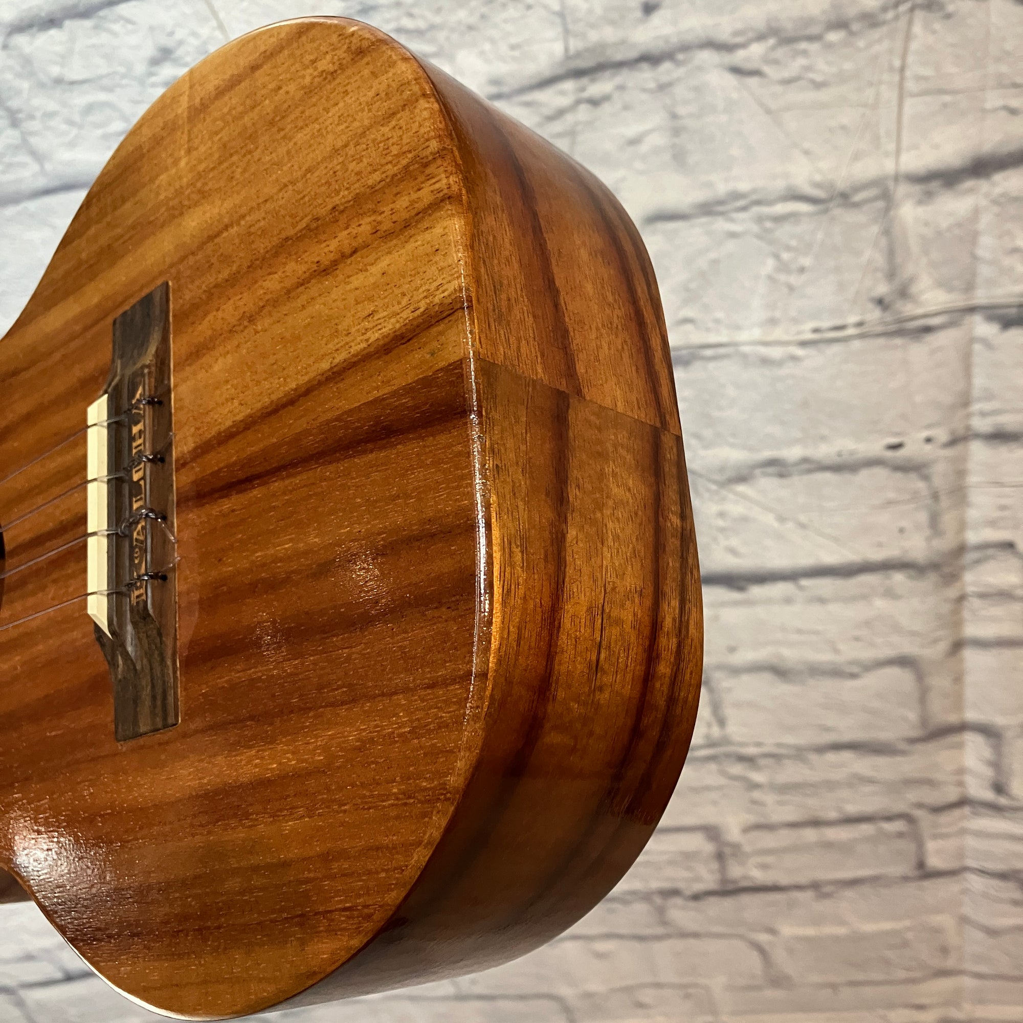 KoAloha Koa Tenor Ukulele KTM-00  w/ case