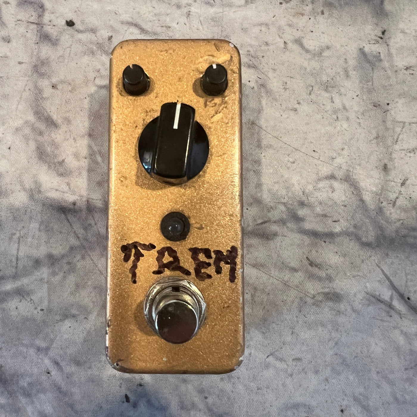 Unknown Gold Mini Tremolo Pedal