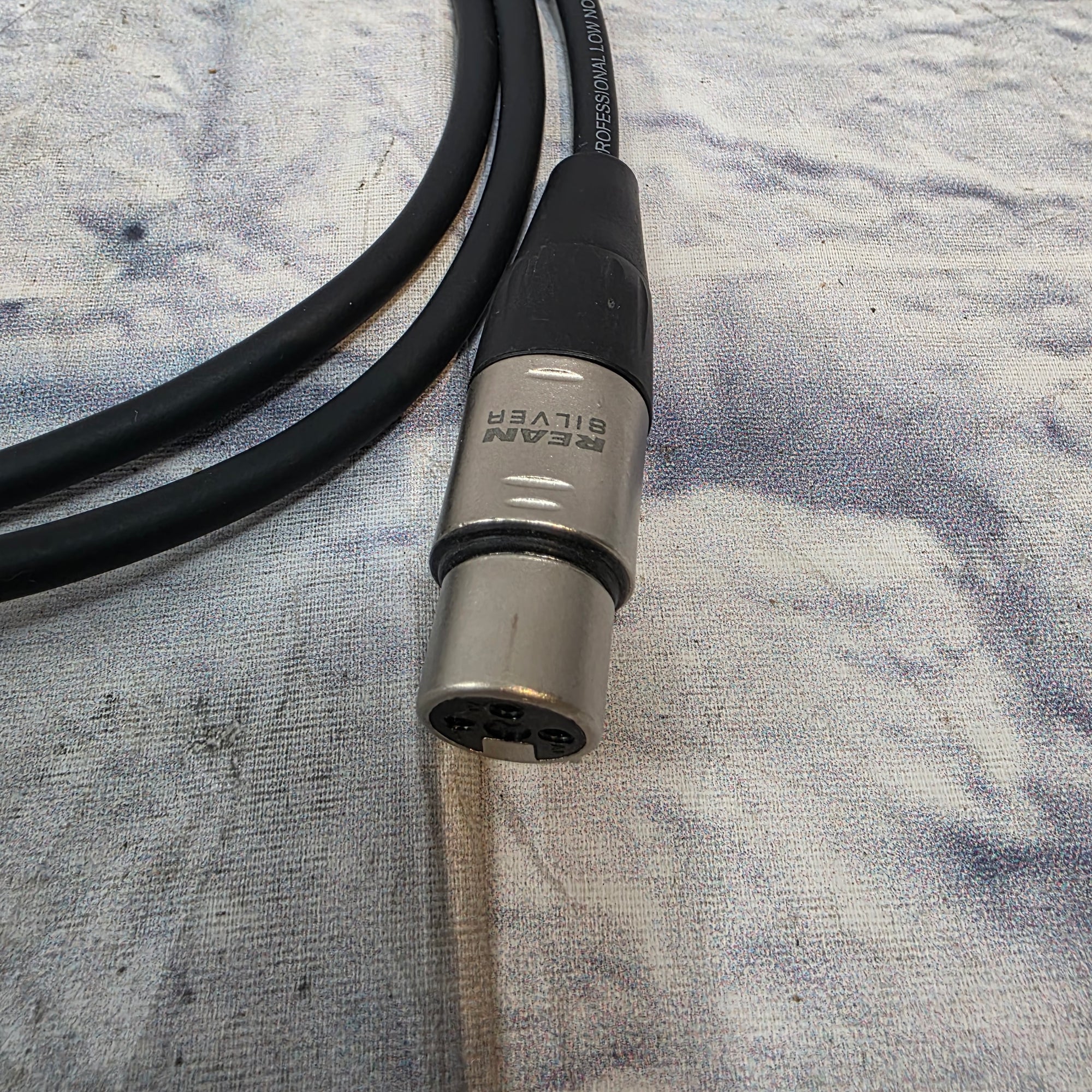 Hosa 5 Feet XLR to XLR ( Rean Silver)  Cables